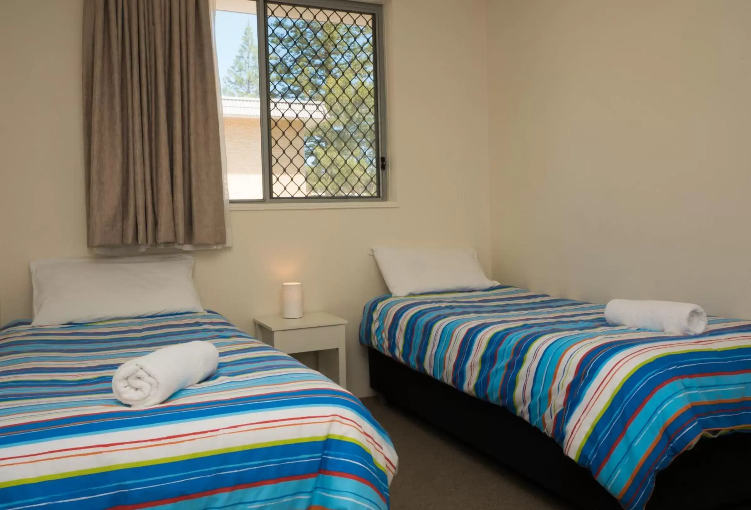 Bed in Merrima Court Holidays