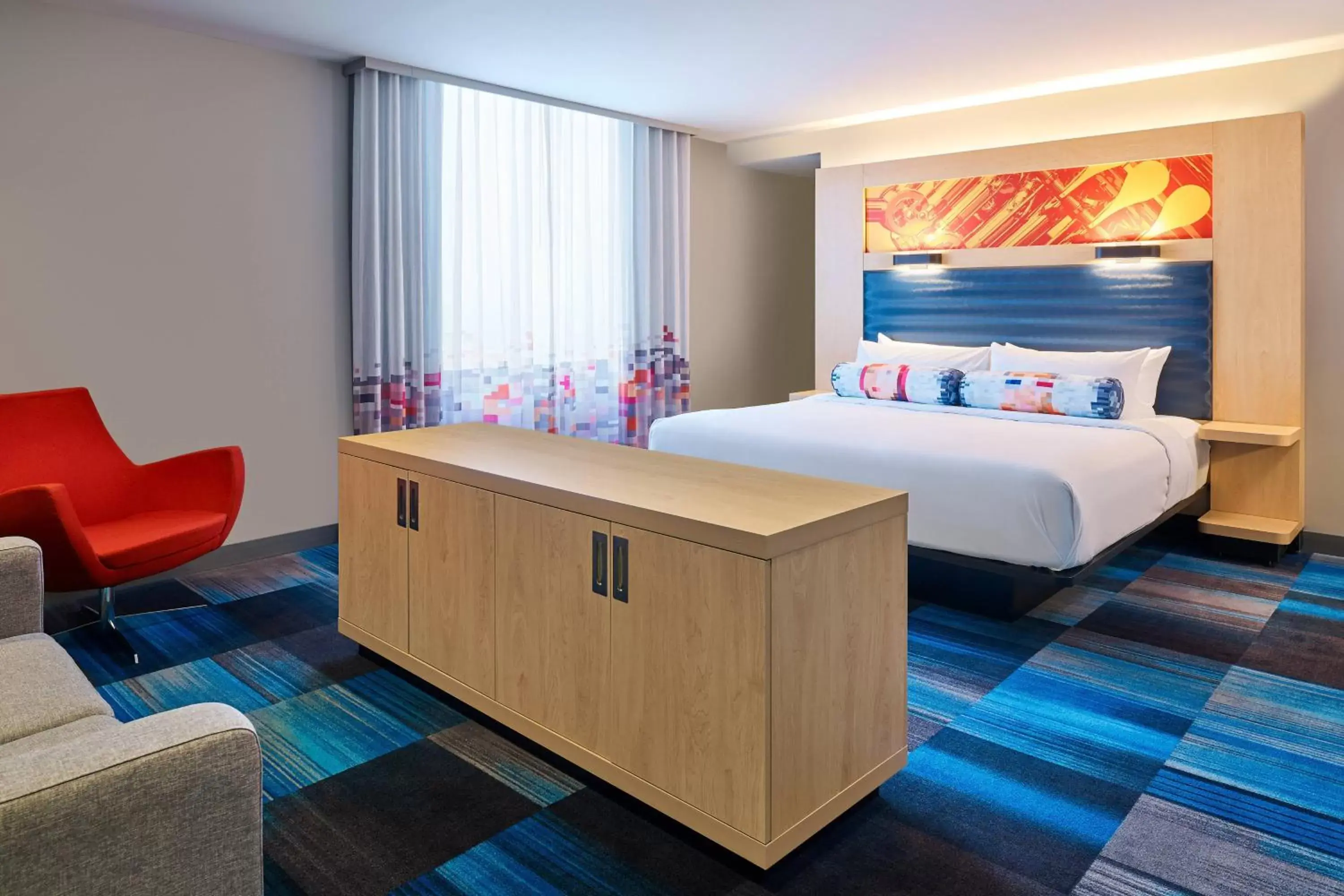 Photo of the whole room, Bed in Aloft South Bend