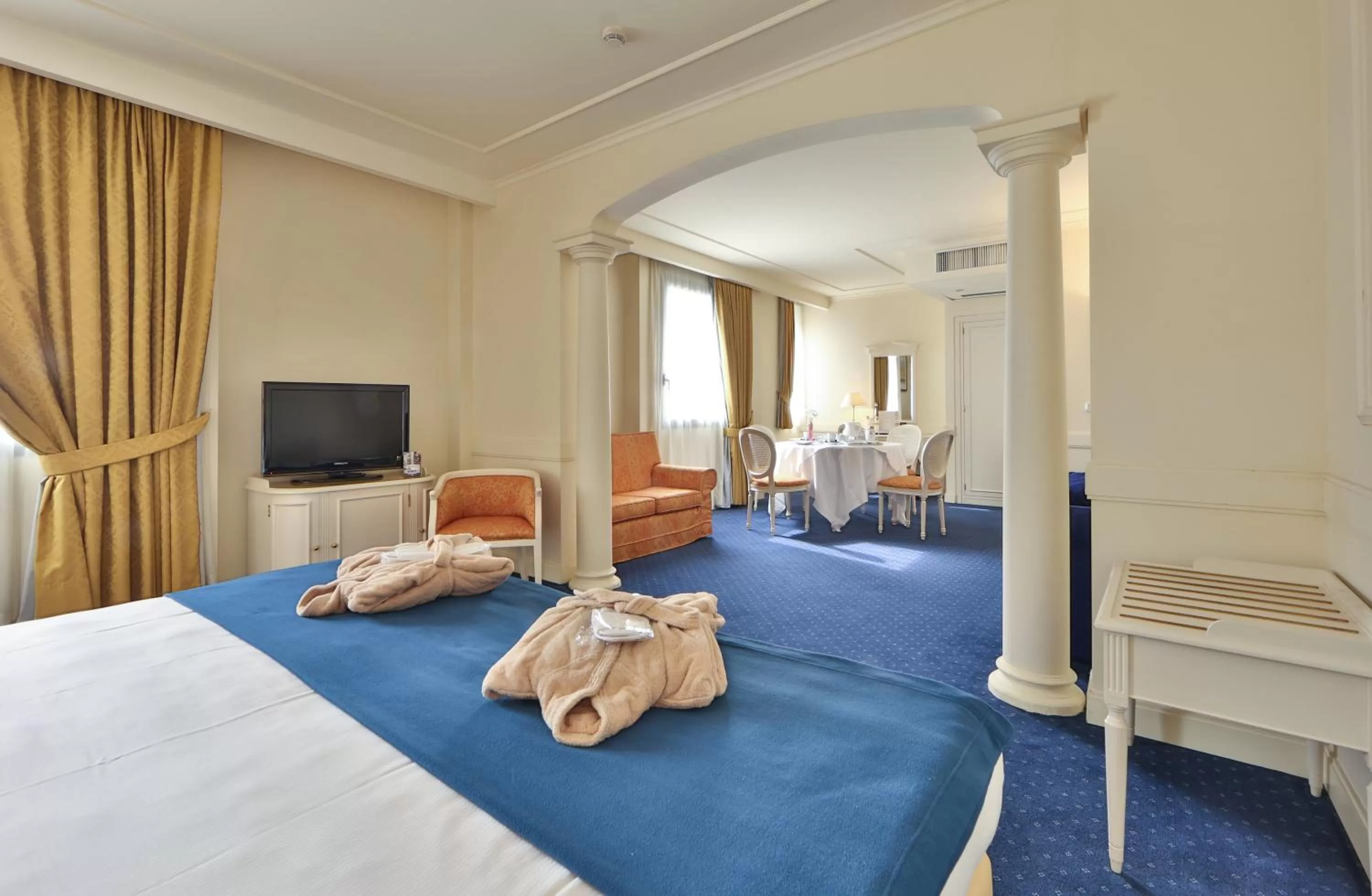 Bedroom, Bed in Hotel San Marco & Formula Club