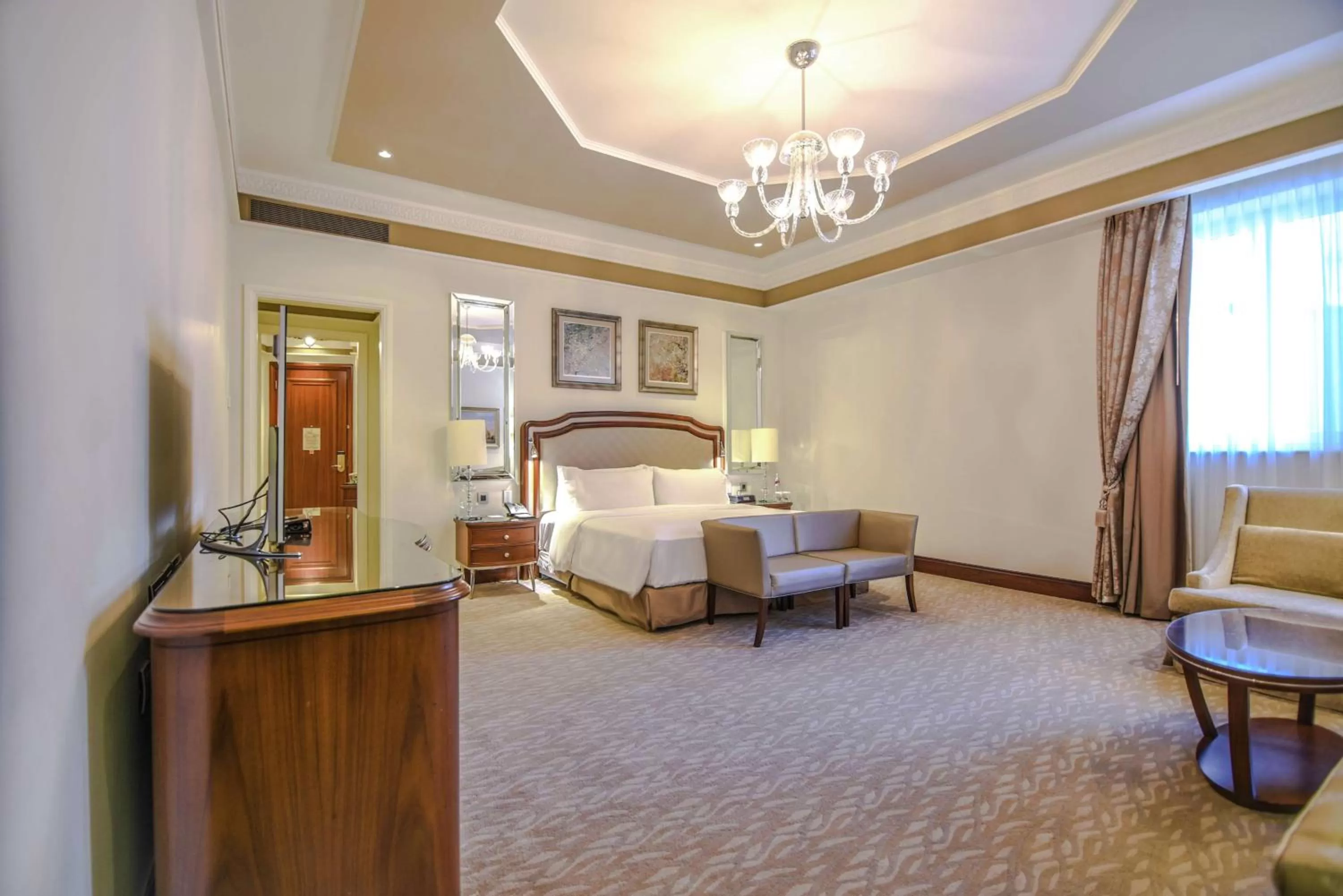 Bed in Waldorf Astoria Jerusalem