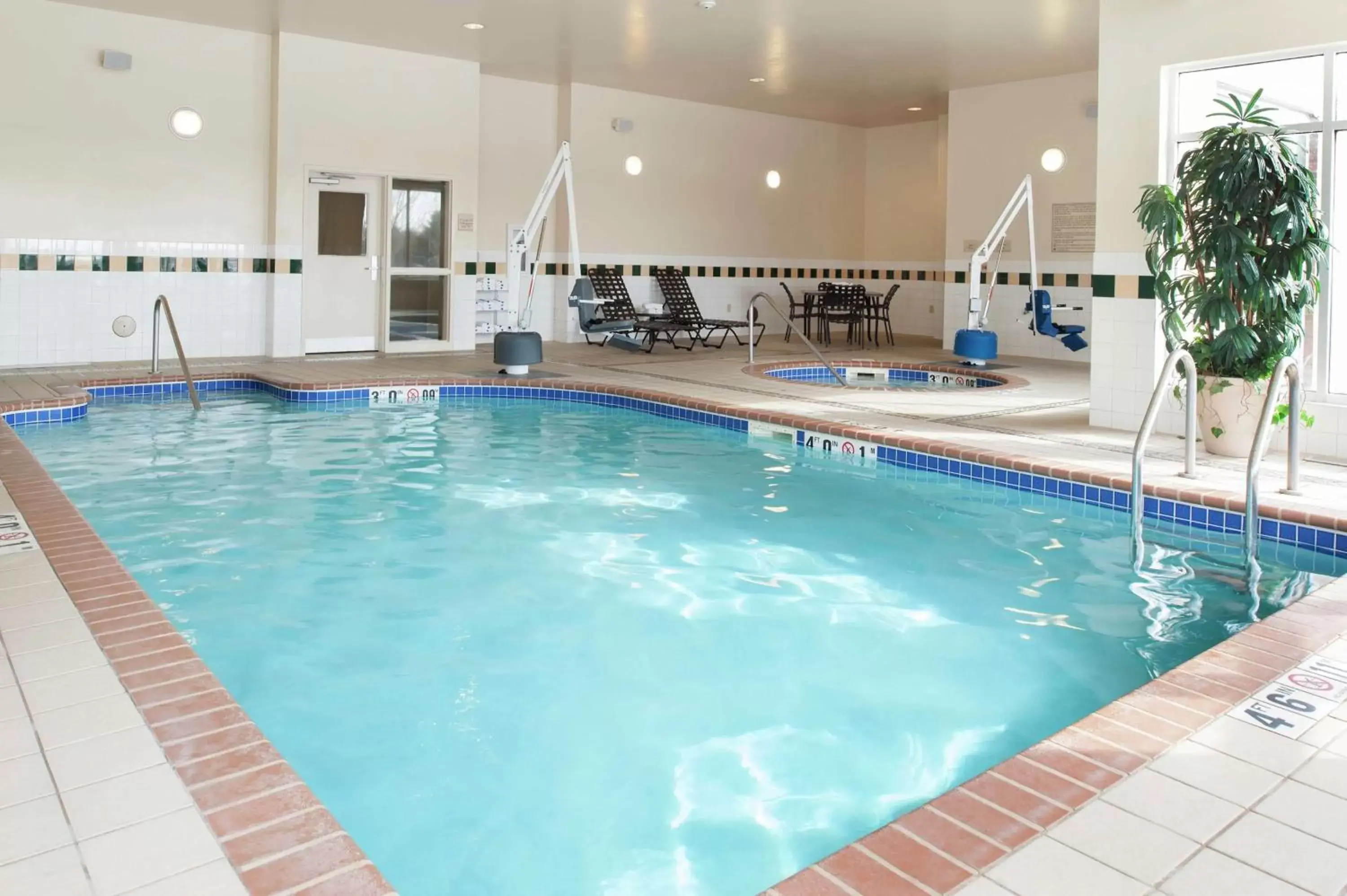 Swimming Pool in Hilton Garden Inn St. Paul Oakdale