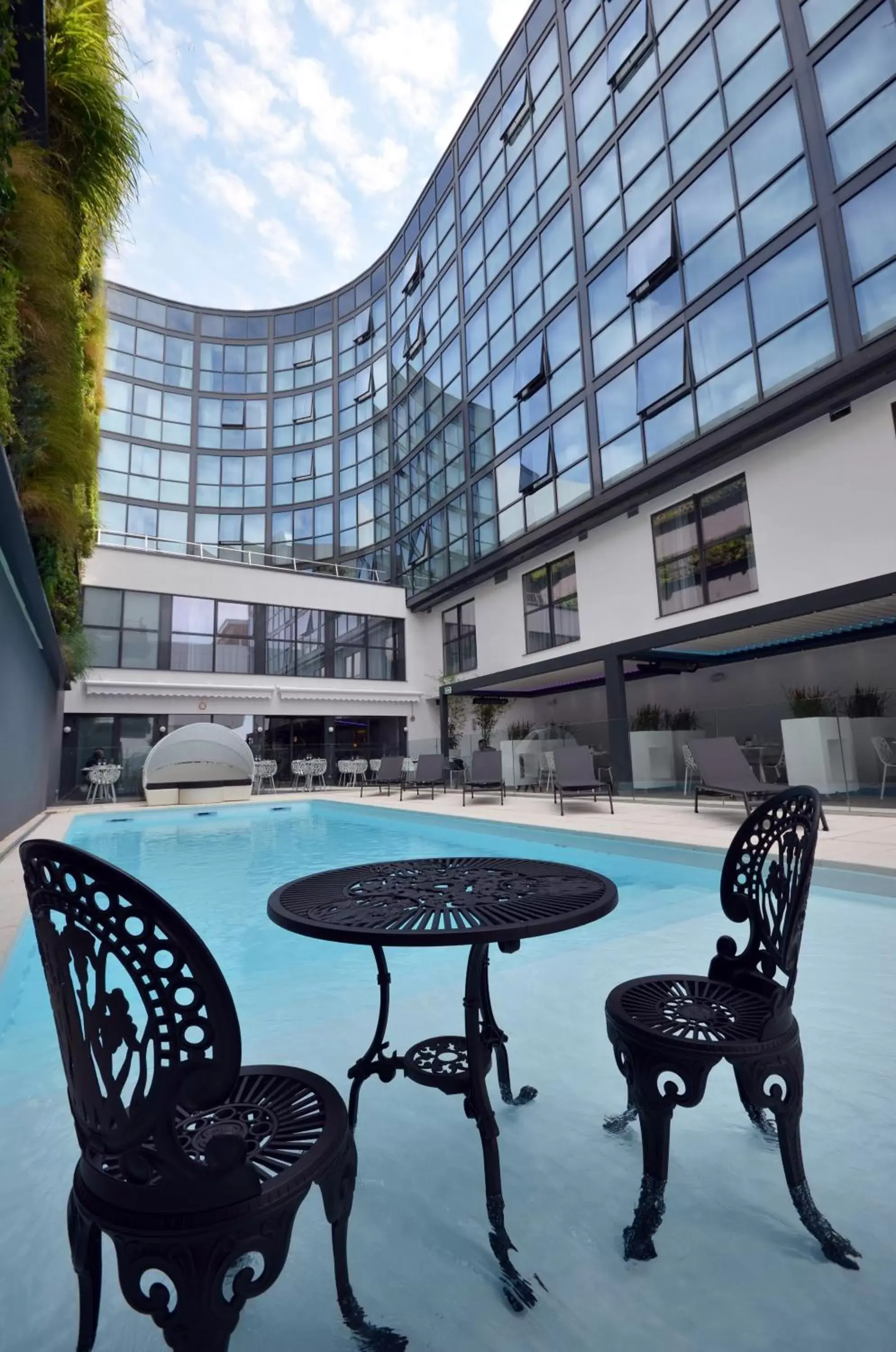 Swimming Pool in Holiday Inn Dijon Toison D'or, an IHG Hotel