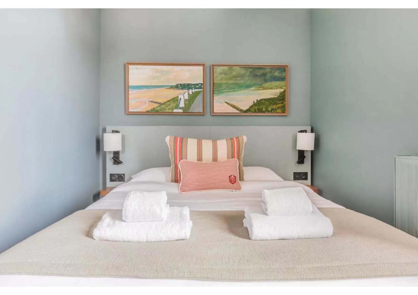 Bed in Hôtel Restaurant Le Cap