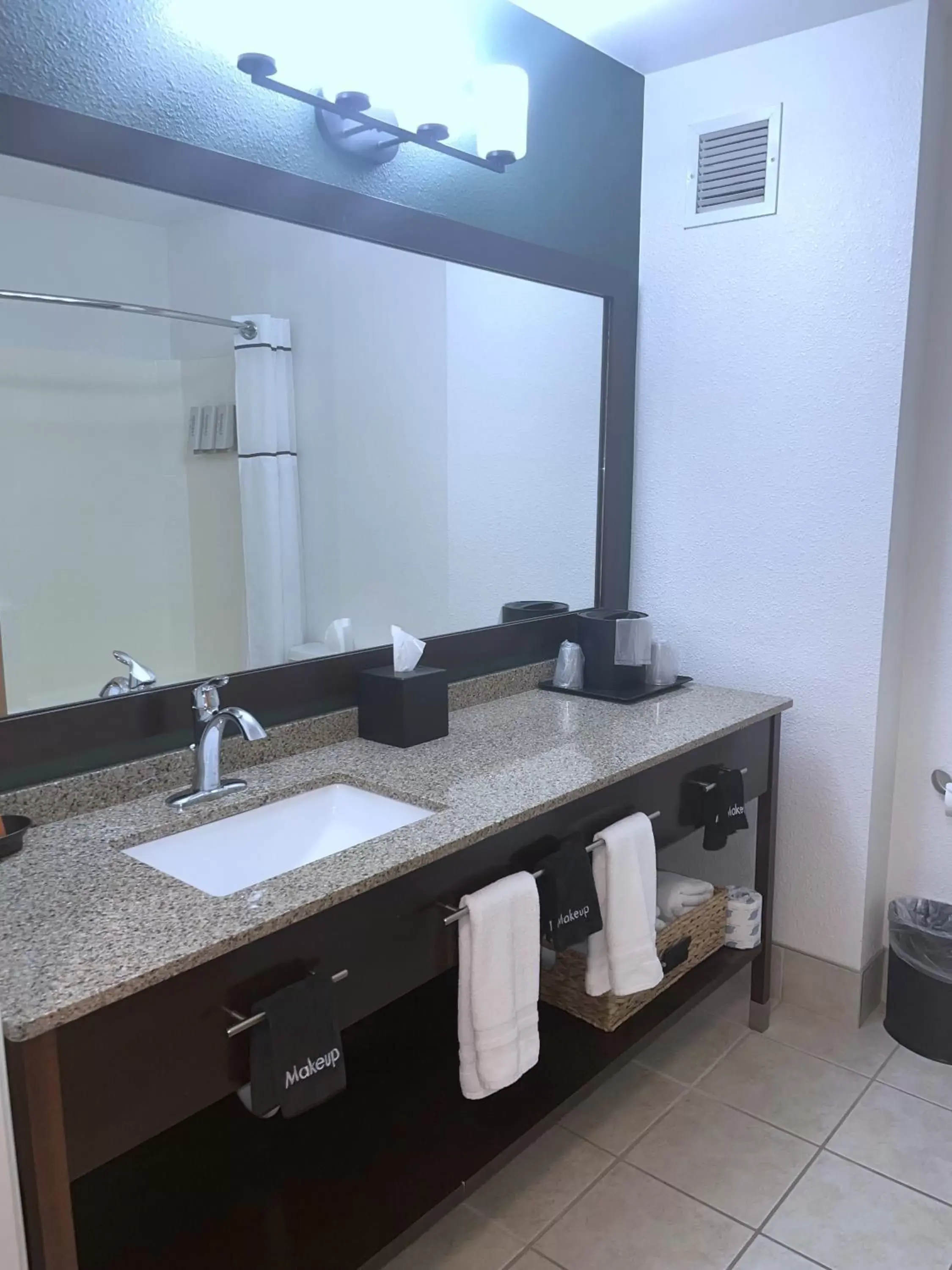 Bathroom in Boothill Inn and Suites