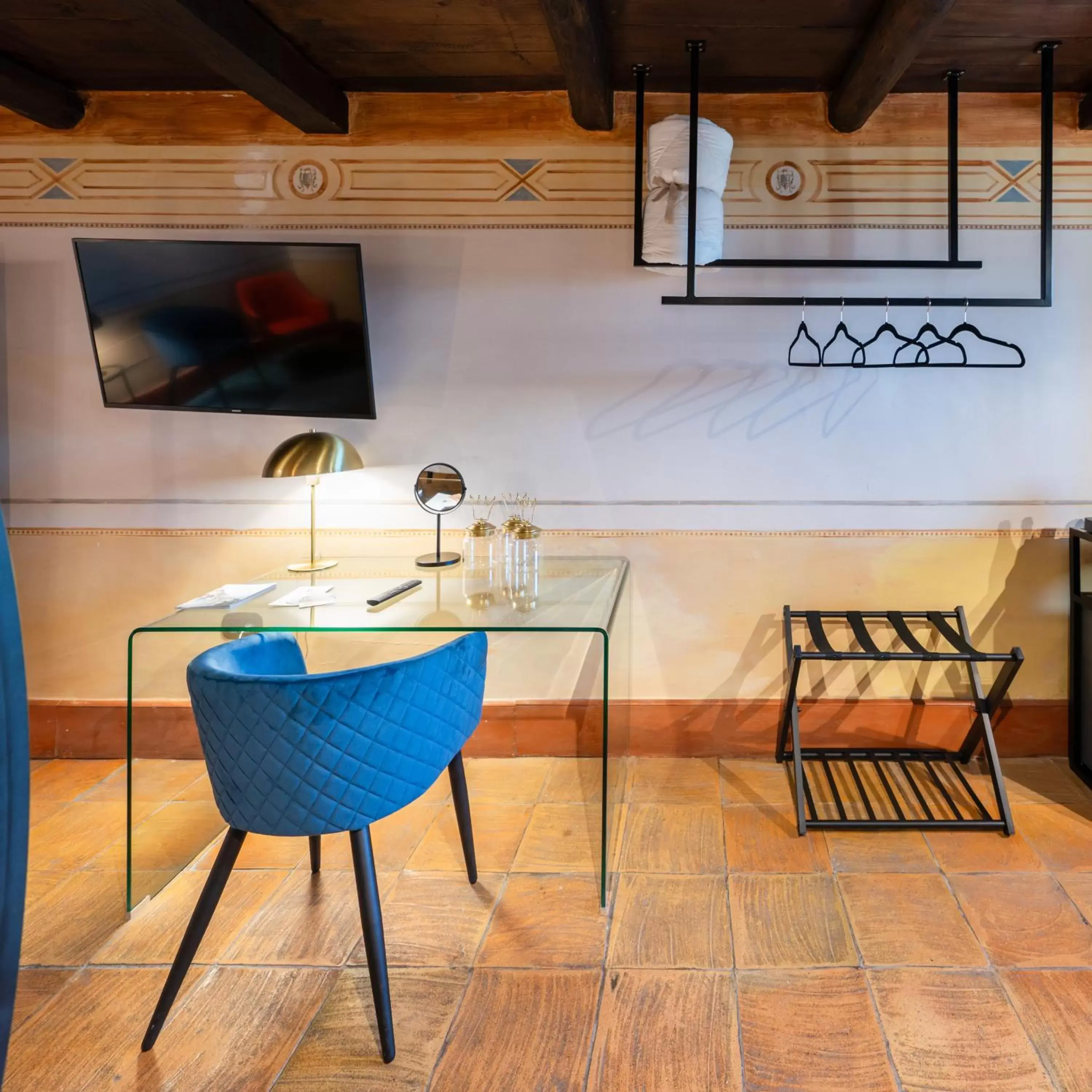 Seating area, Kitchen/Kitchenette in Castello di Limatola