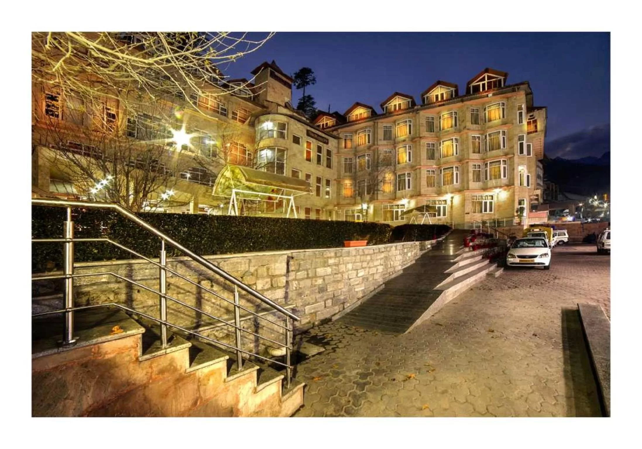 Property building in Bravia Hotel Manali Inn