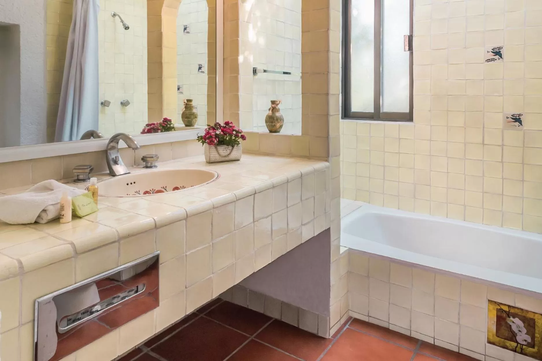 Bathroom in Hotel Racquet Cuernavaca