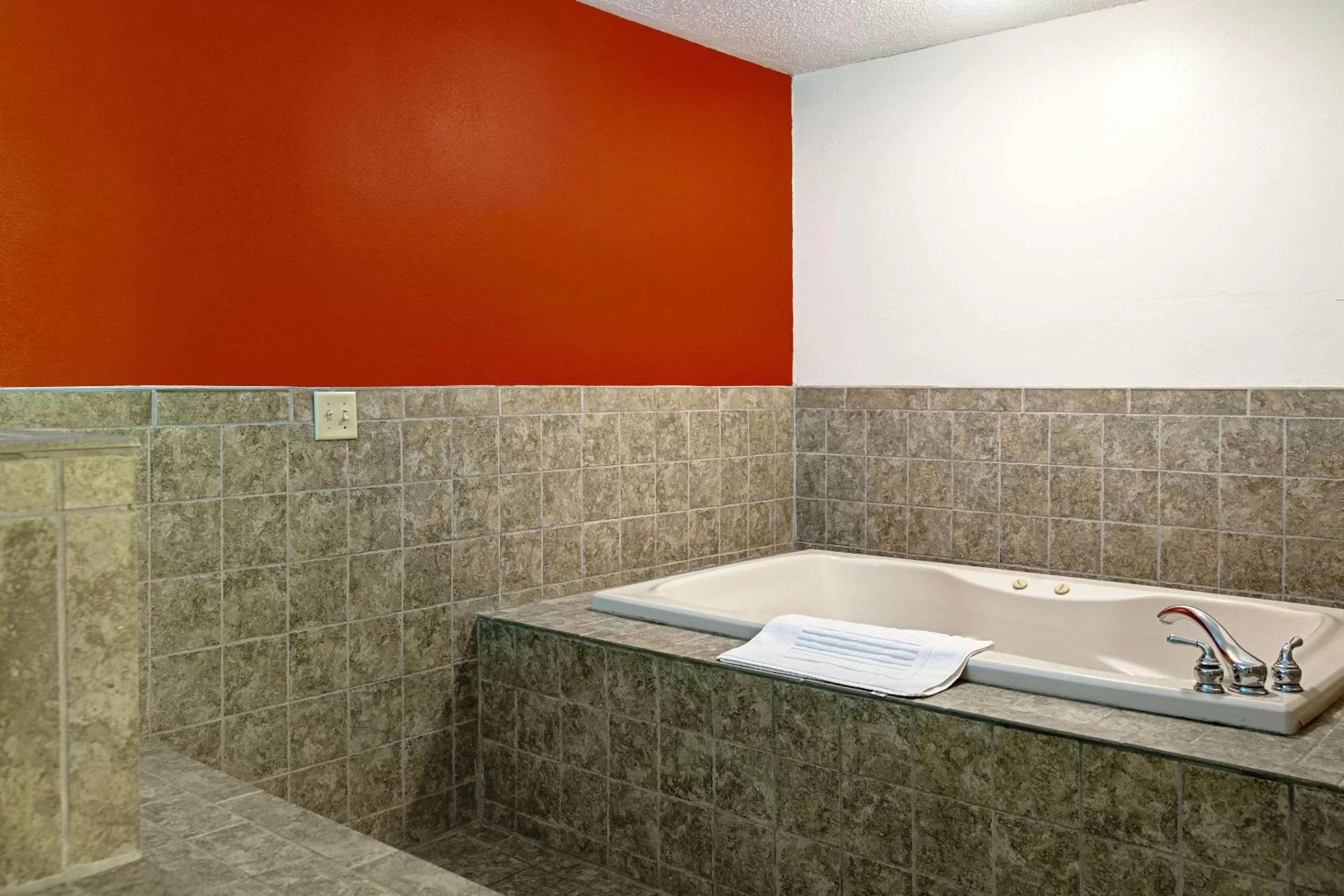 Photo of the whole room in Quality Inn Aberdeen