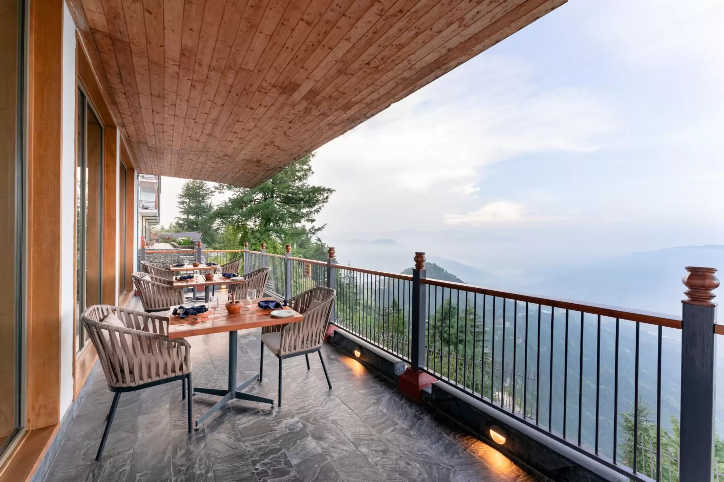 Restaurant/places to eat in Taj Theog Resort & Spa Shimla