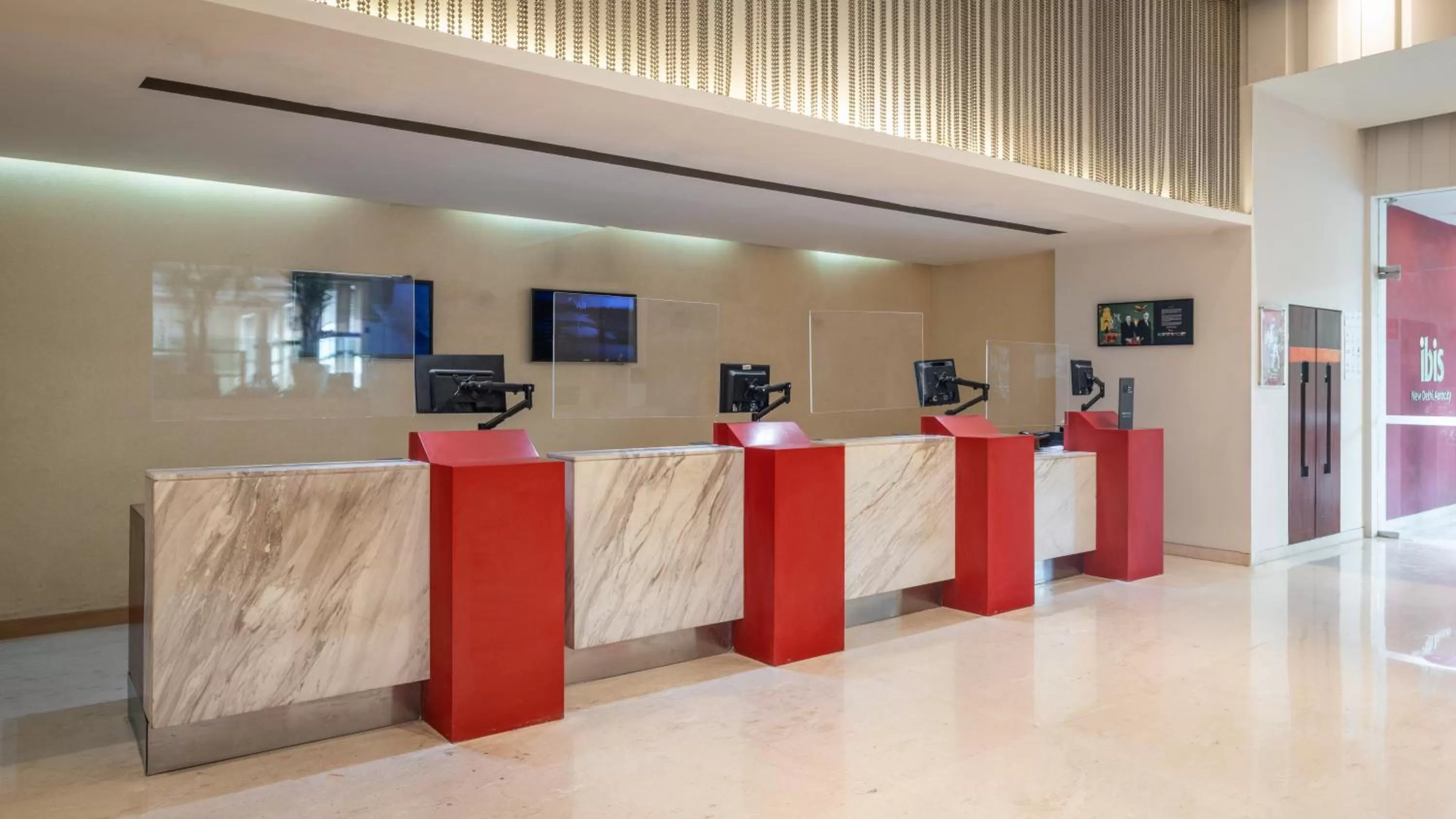 Lobby or reception in ibis New Delhi Aerocity - An Accor Brand