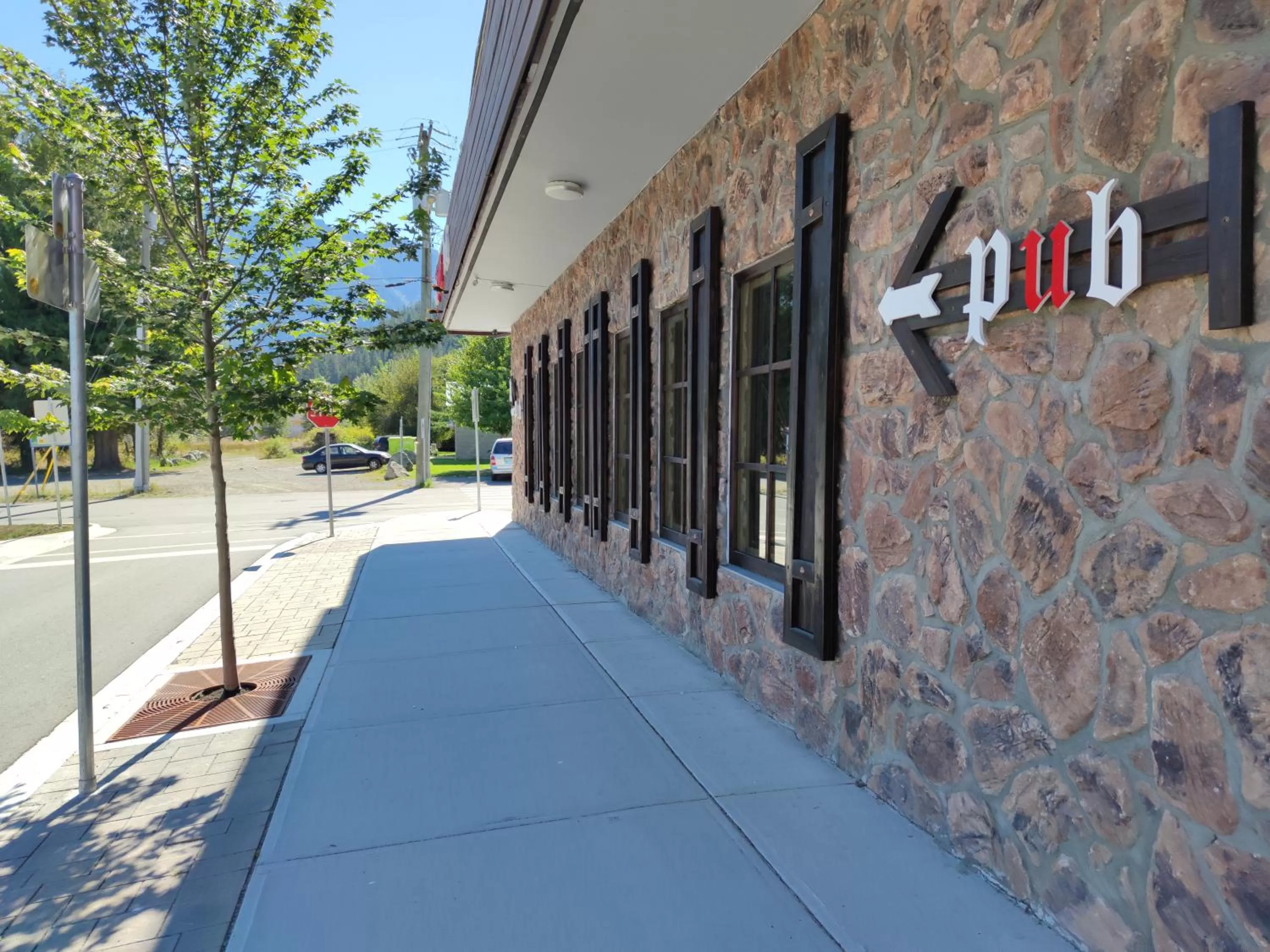 Property building in Pemberton Hotel (Motel)