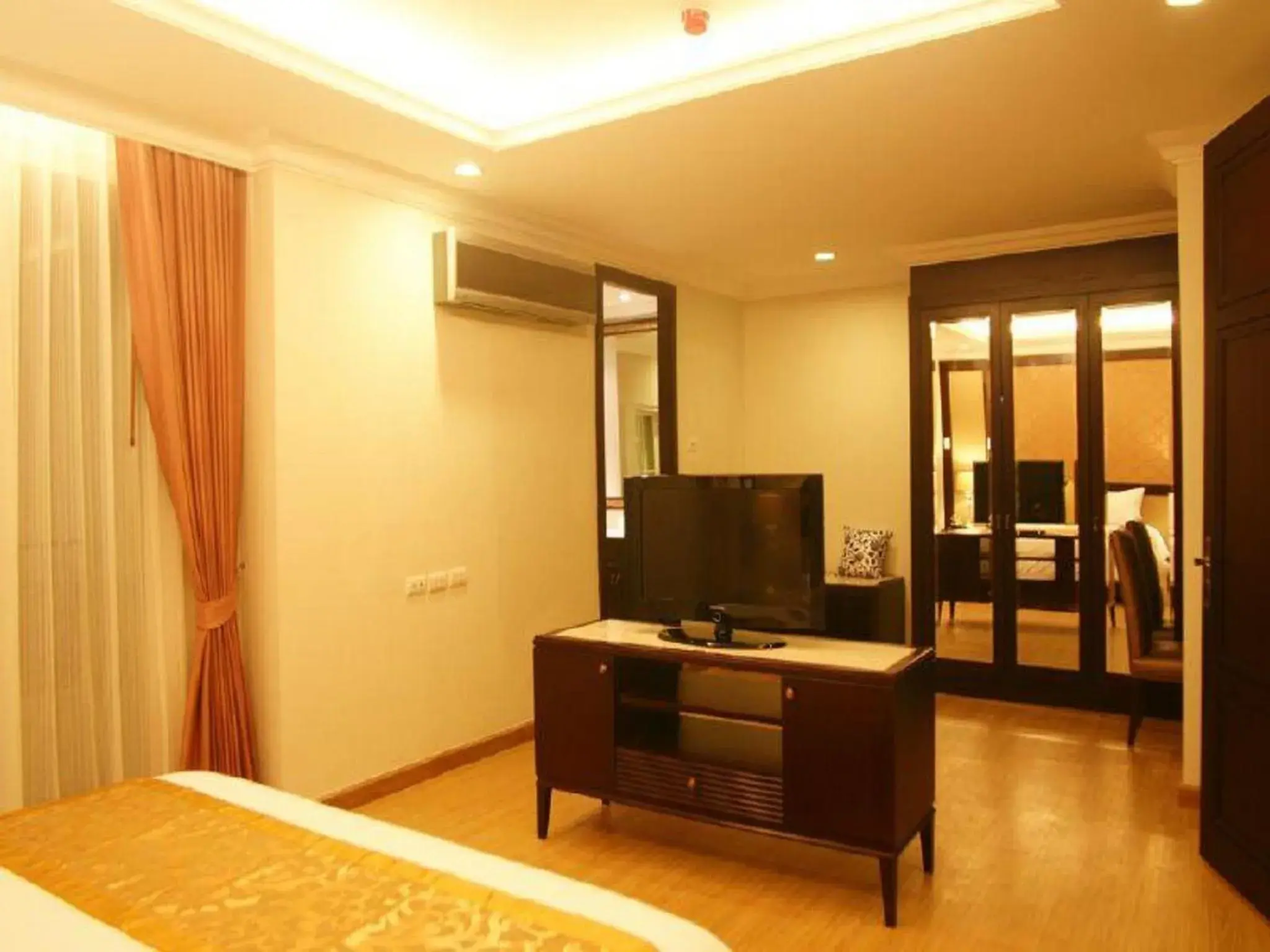 Photo of the whole room, TV/Entertainment Center in Lk Legend Hotel