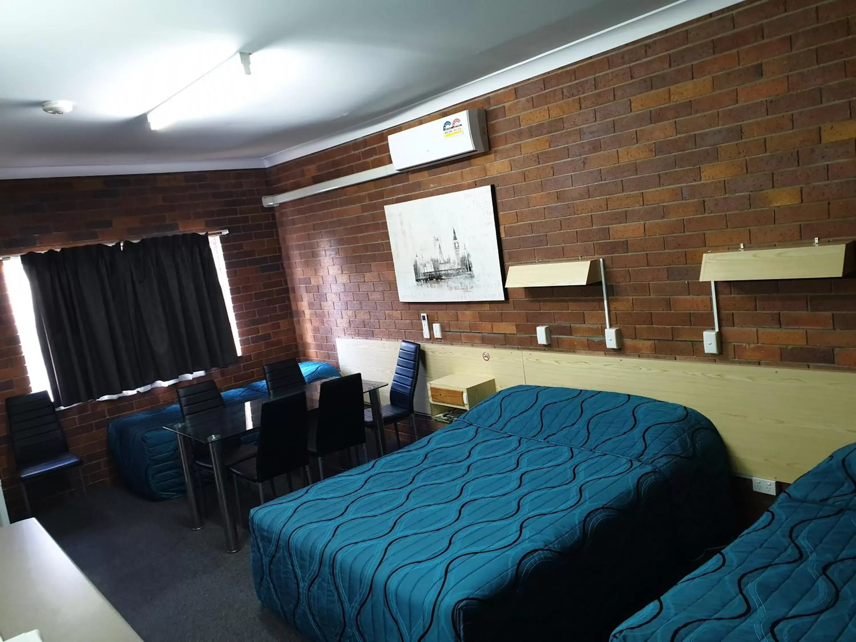 Bed in Glen Innes Lodge Motel