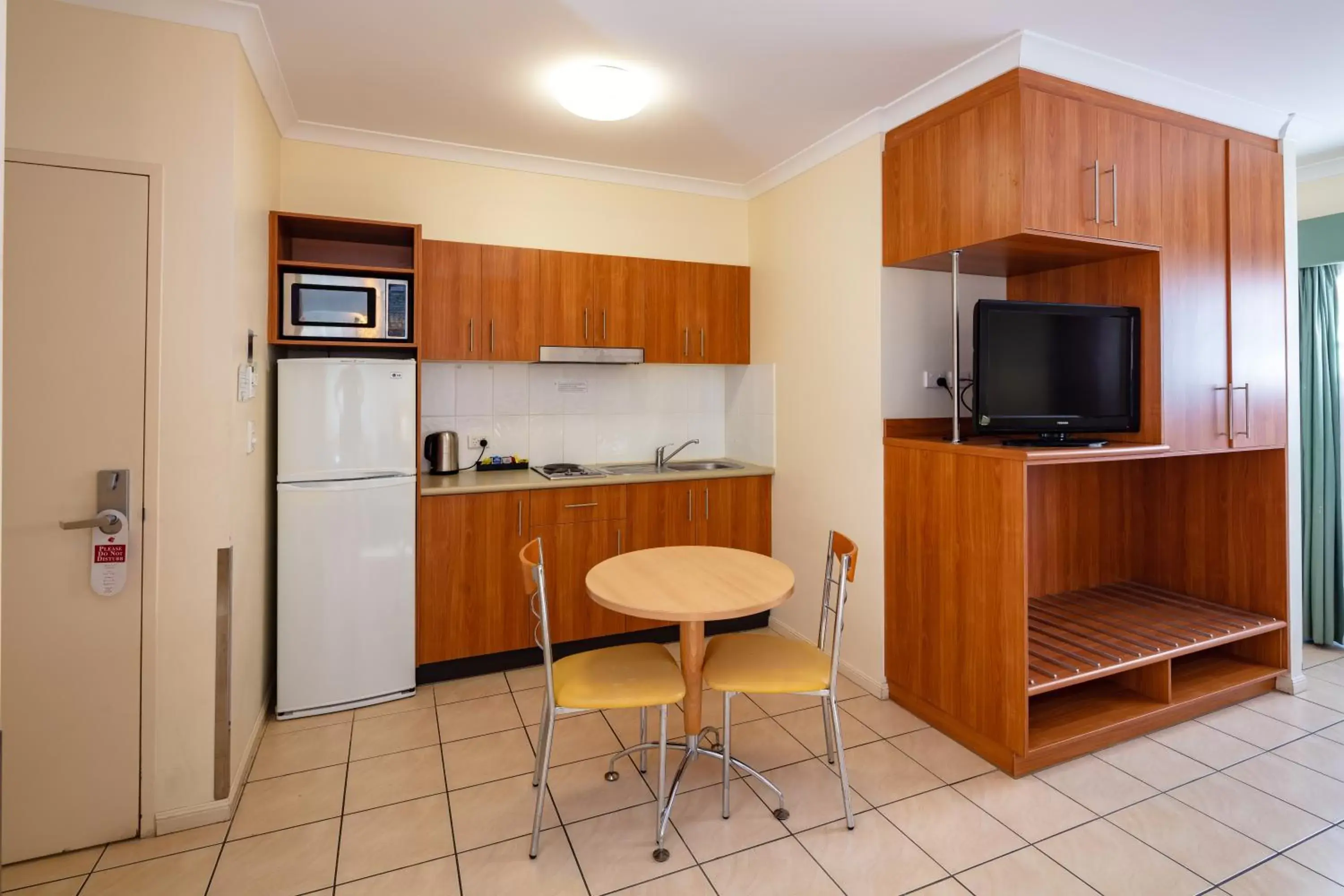 Photo of the whole room, Kitchen/Kitchenette in Cairns Queens Court