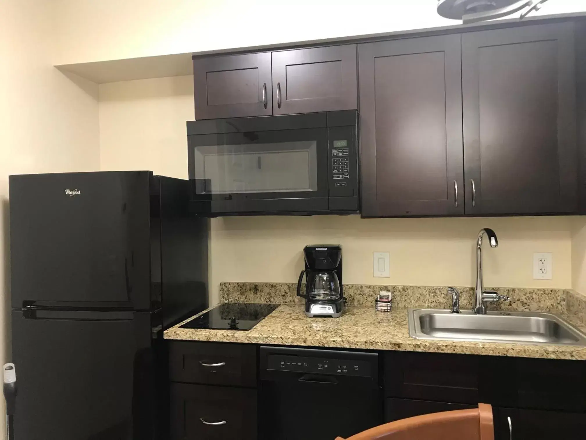 Kitchen or kitchenette, Kitchen/Kitchenette in Varsity Clubs of America - Tucson