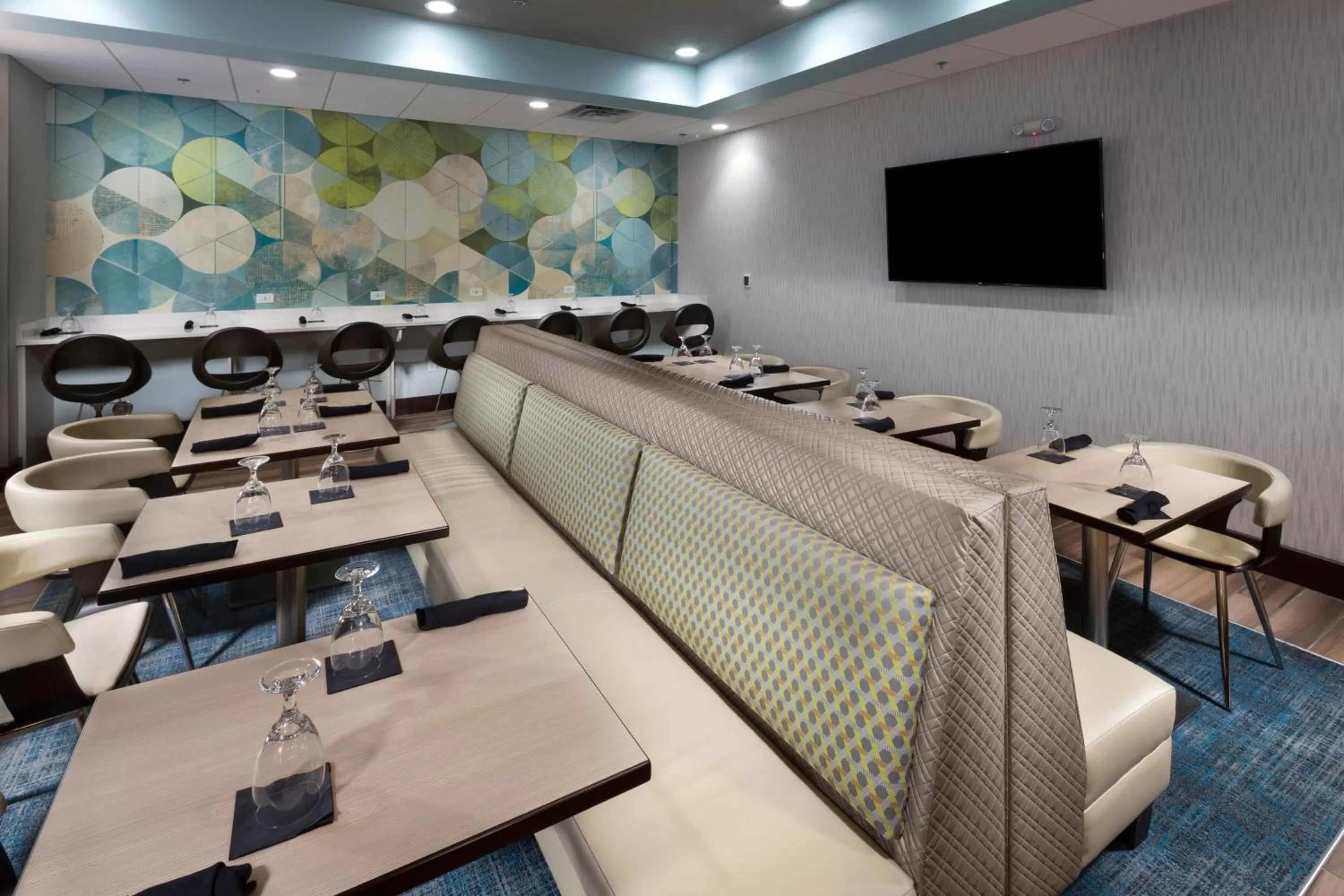 Restaurant/places to eat in Holiday Inn & Suites Arden - Asheville Airport by IHG