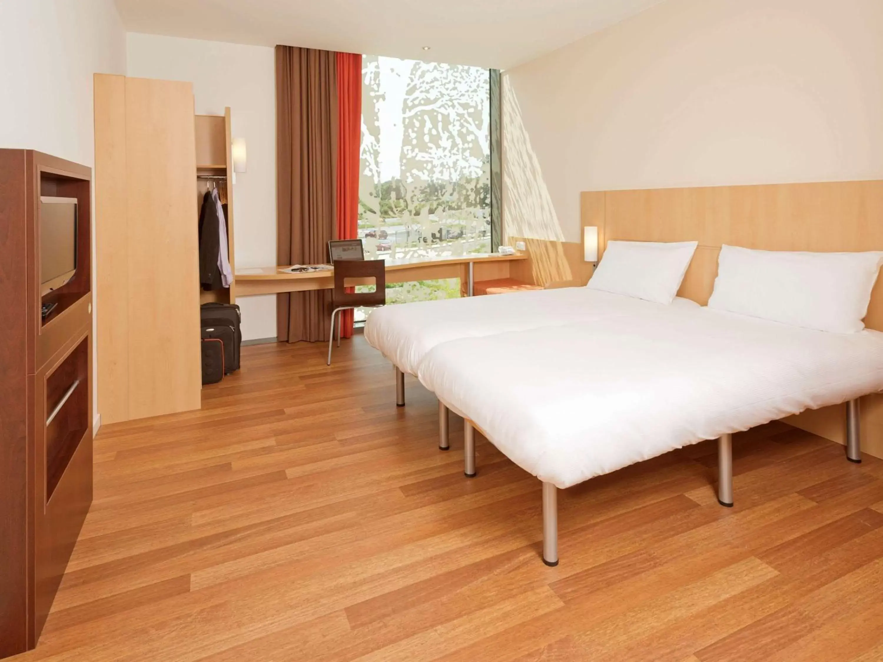 Property building, Bed in ibis Heverlee Leuven