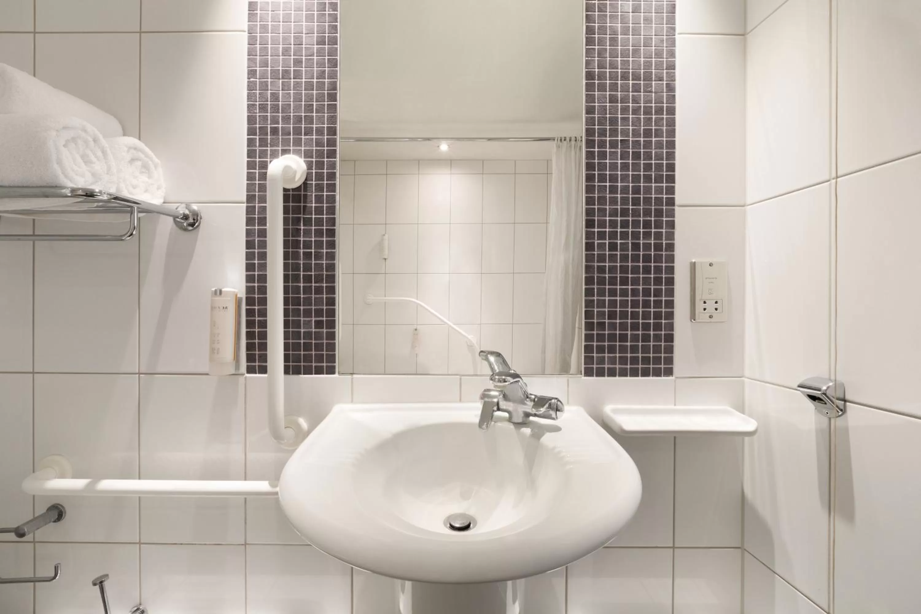 Bathroom in Ramada London North
