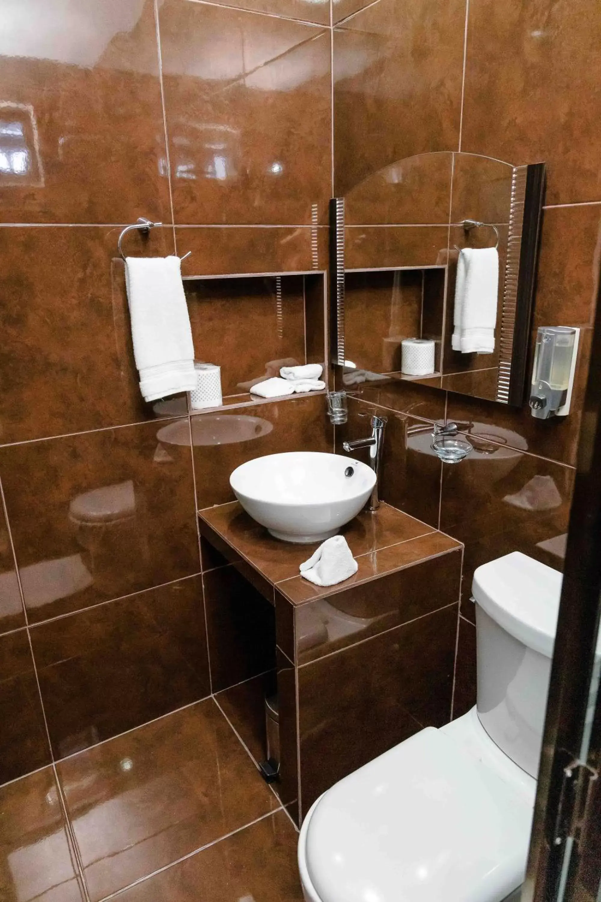 Bathroom in Hotel Naomi City center