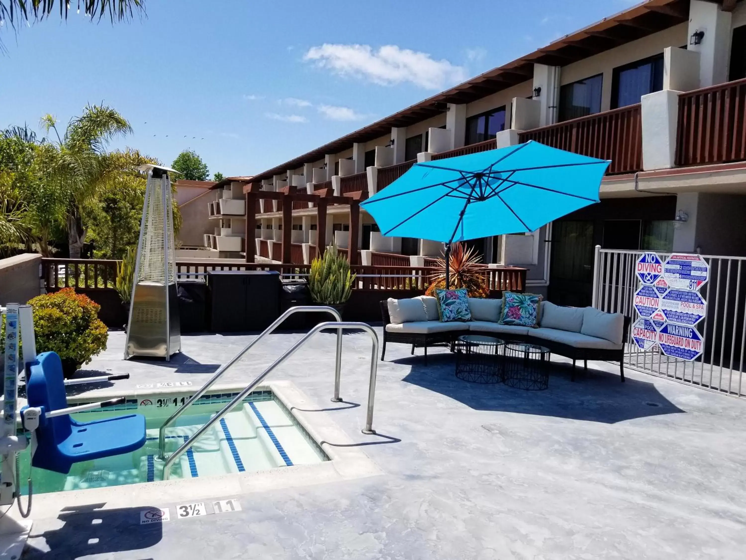 Swimming Pool in Holiday Inn Express Hotel & Suites Solana Beach-Del Mar, an IHG Hotel