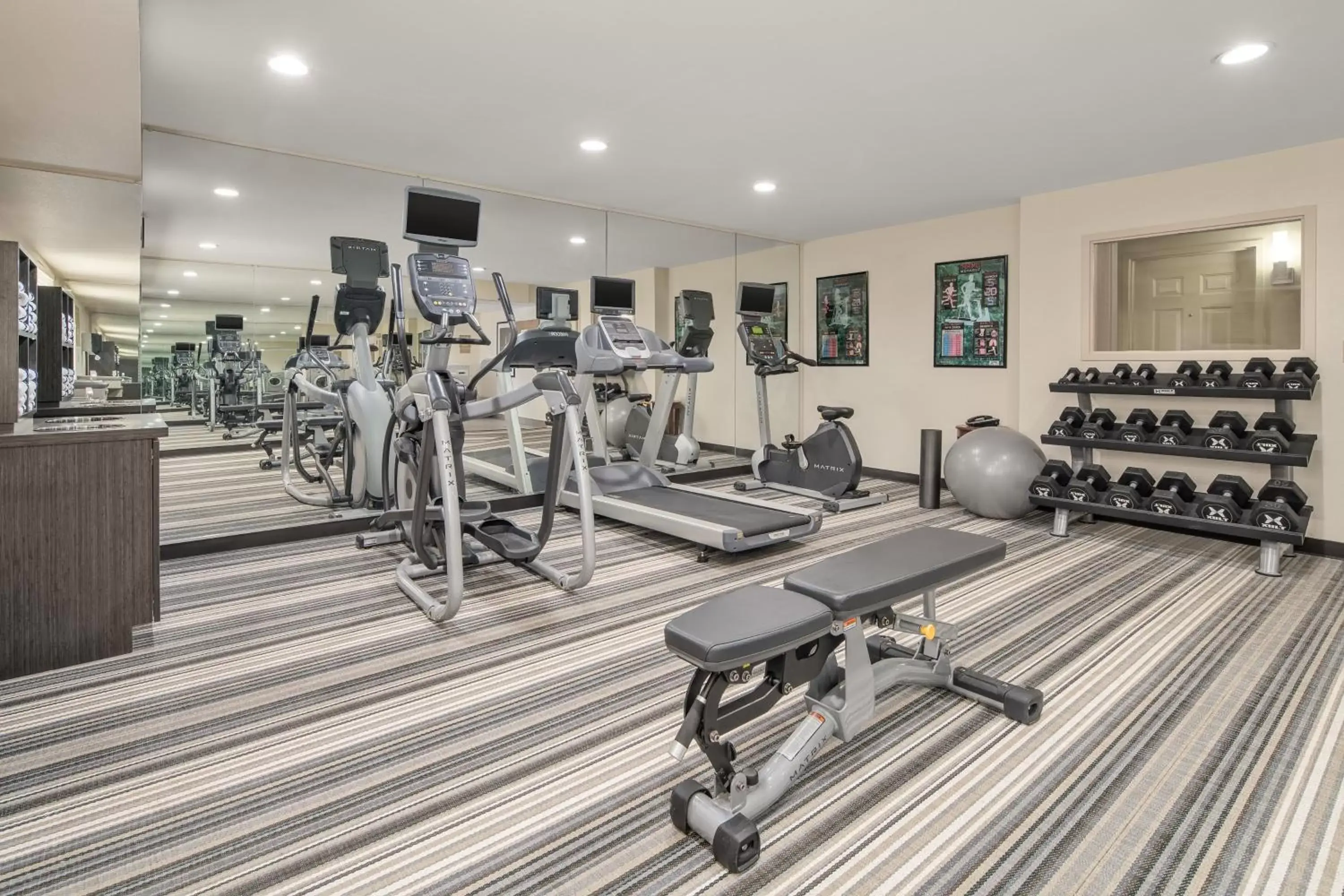 Spa and wellness centre/facilities, Fitness Center/Facilities in Candlewood Suites Huntersville-Lake Norman Area, an IHG Hotel