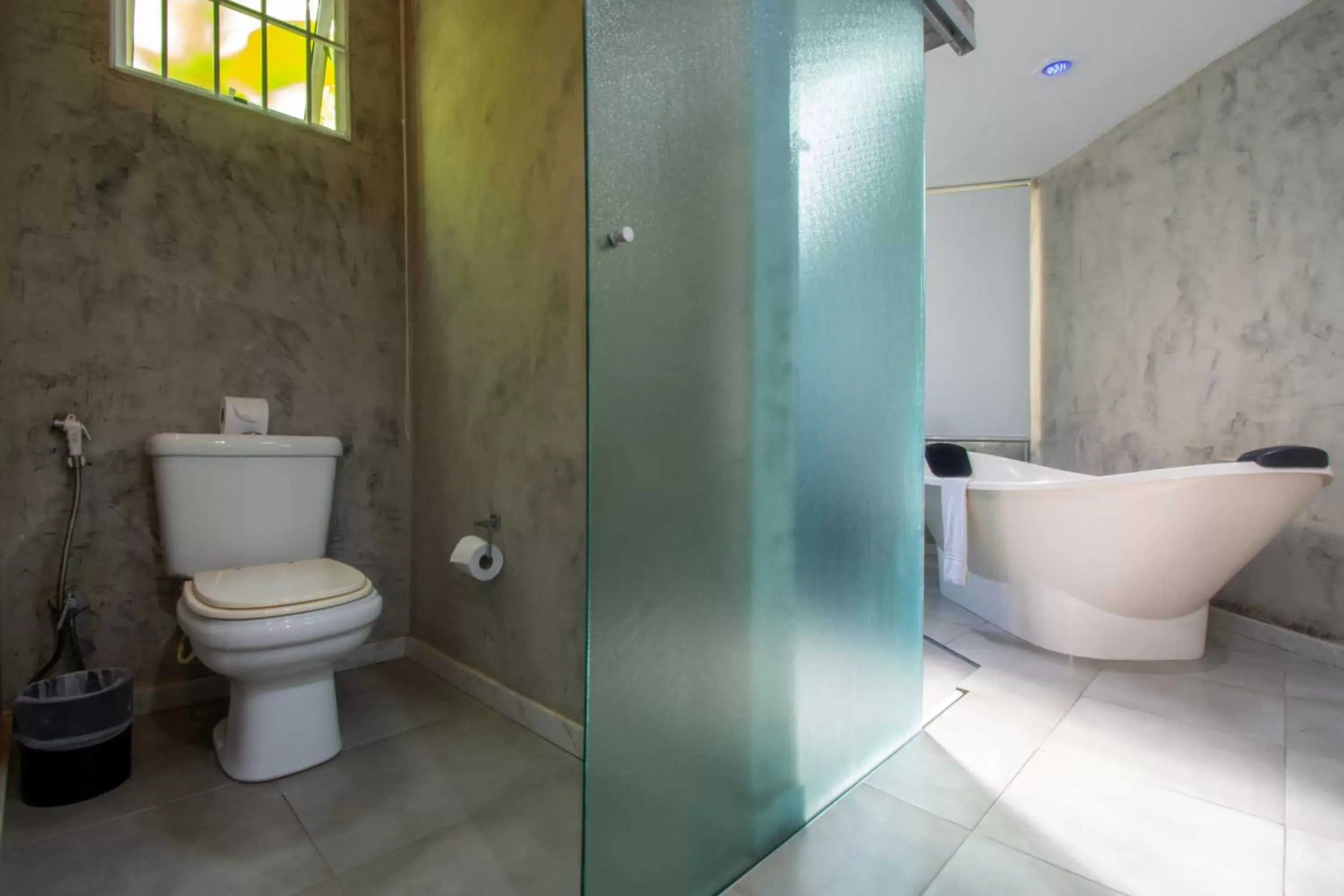 Toilet, Bathroom in Armação dos Búzios Pousada Design