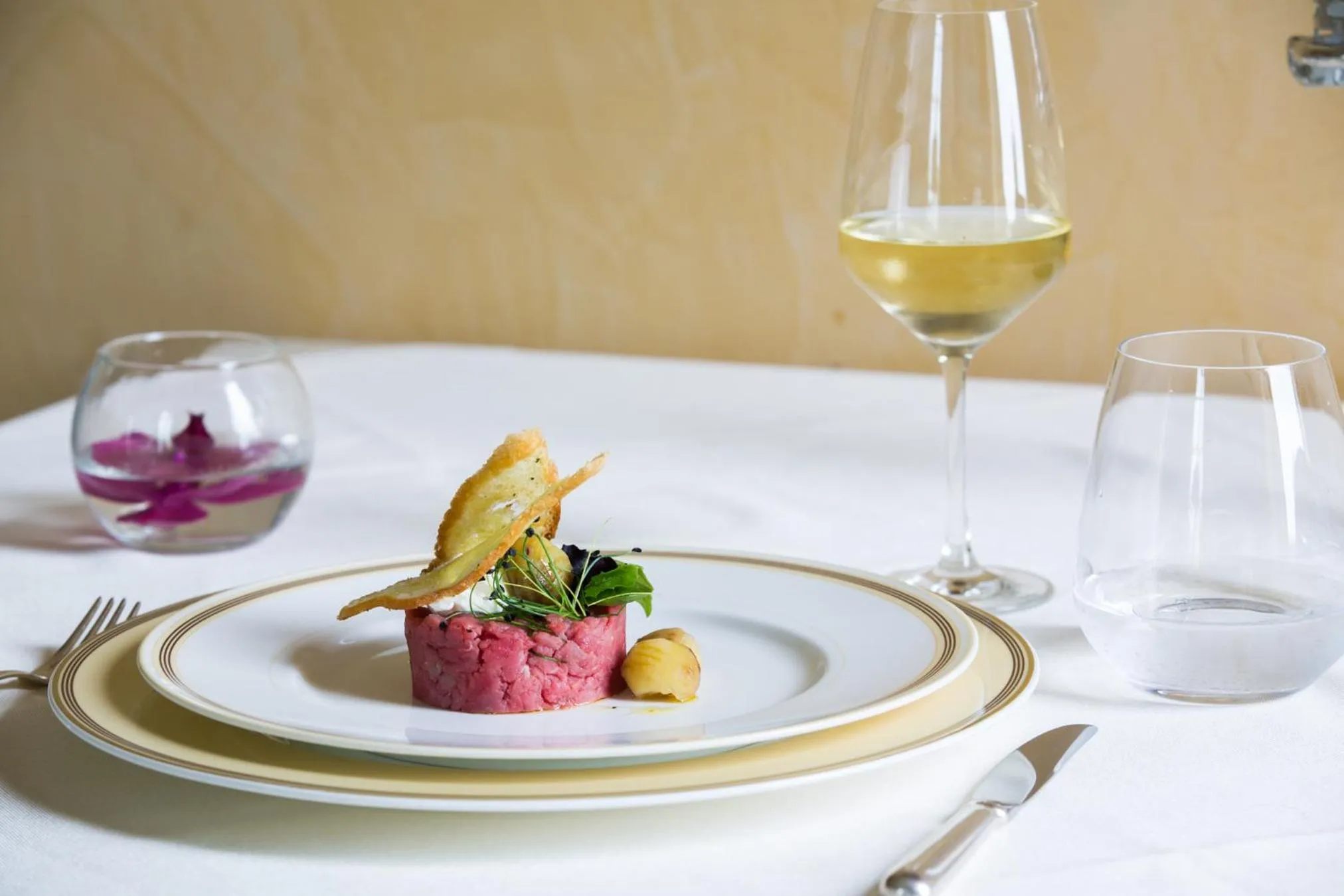 Food and drinks in Castello Dal Pozzo Resort Lago Maggiore - Preferred Hotels & Resorts