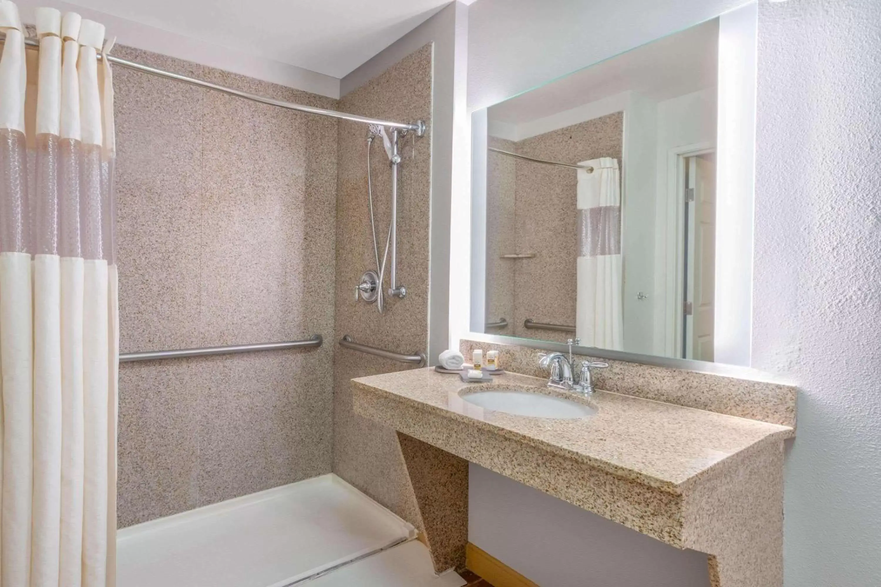 Shower, Bathroom in La Quinta by Wyndham Tucumcari