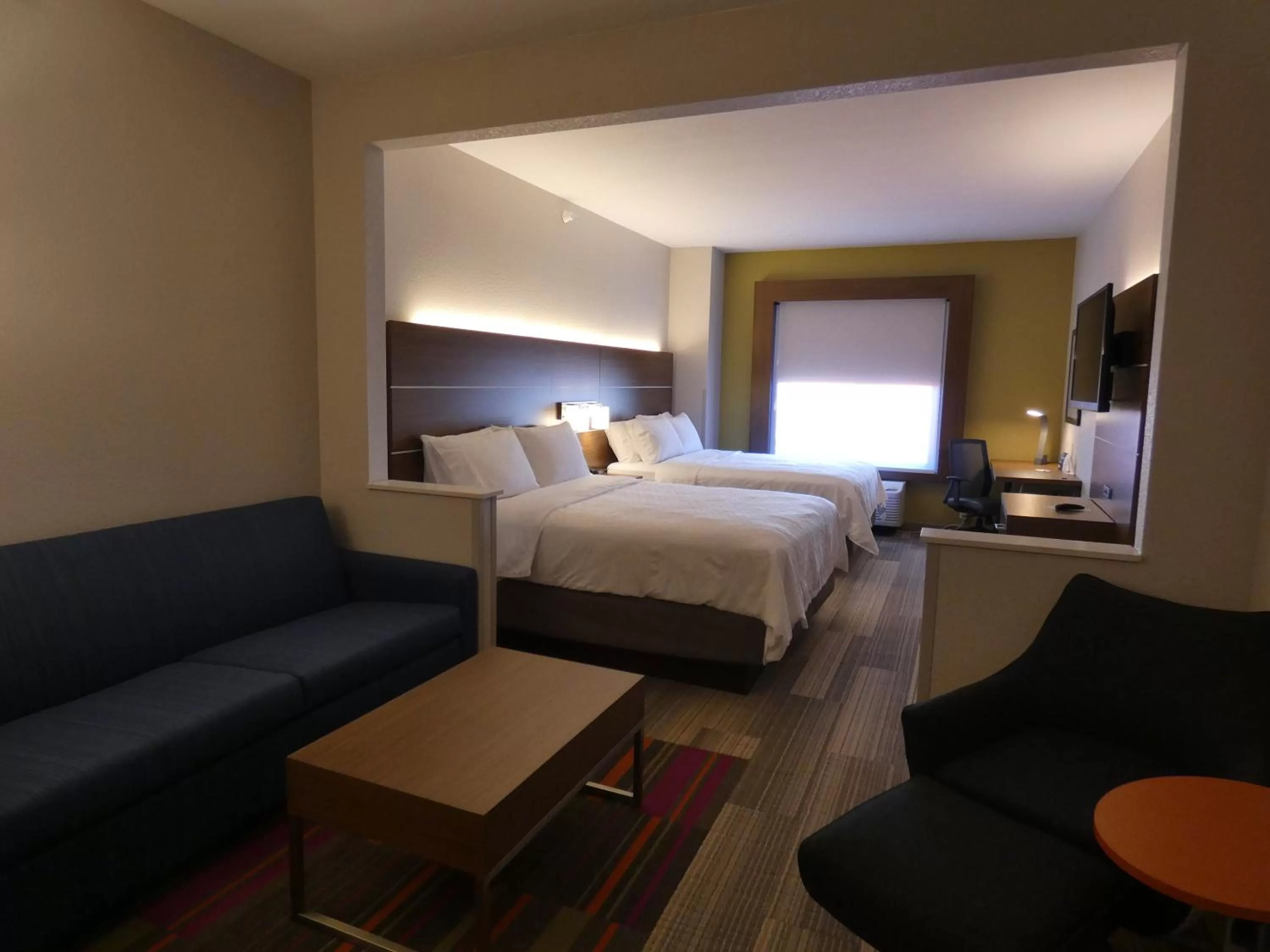 Photo of the whole room, Bed in Holiday Inn Express Hotel & Suites Limon I-70/Exit 359 by IHG