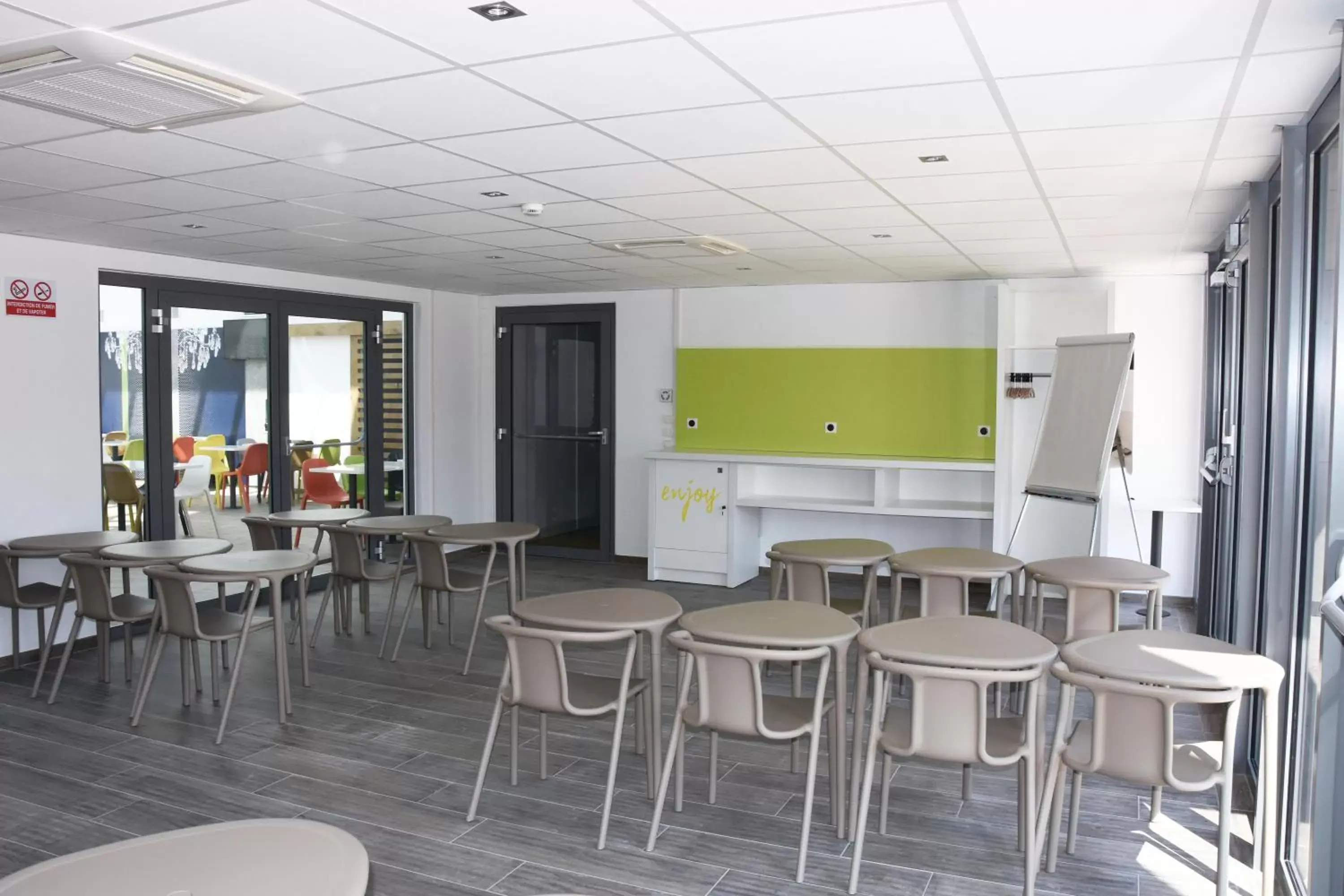 Meeting/conference room, Restaurant/Places to Eat in ibis budget Langres