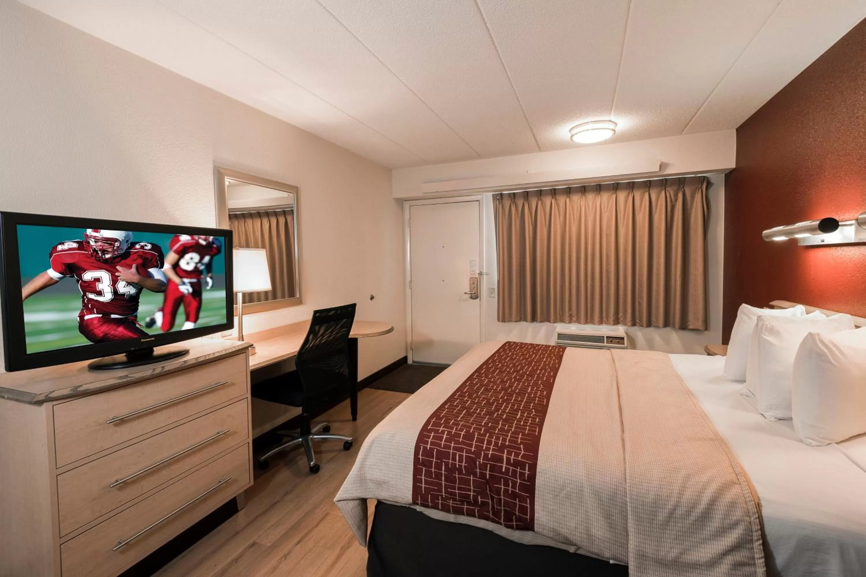 Standard King Room Smoking in Red Roof Inn Enfield