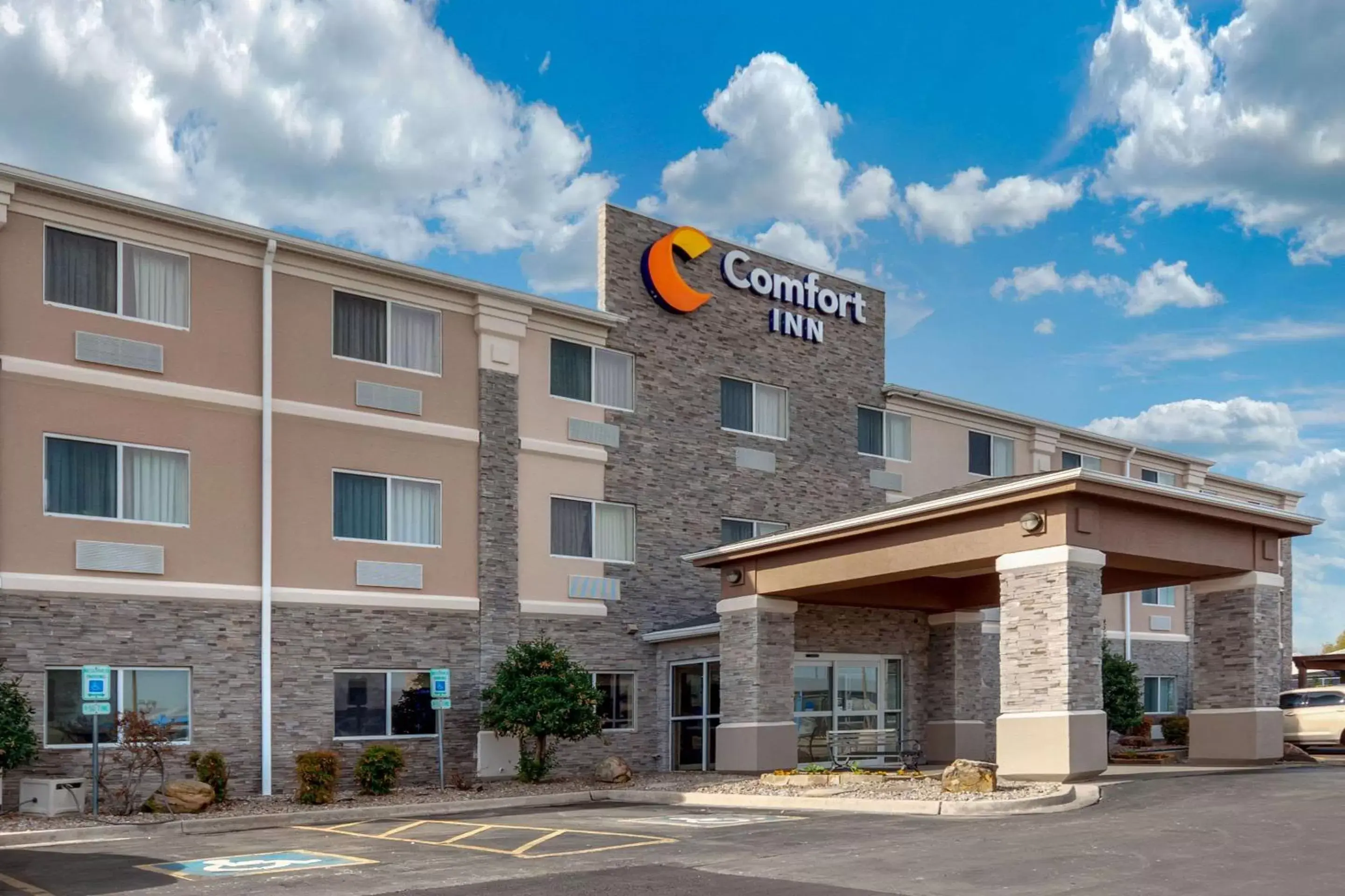 Property building in Comfort Inn Oklahoma City