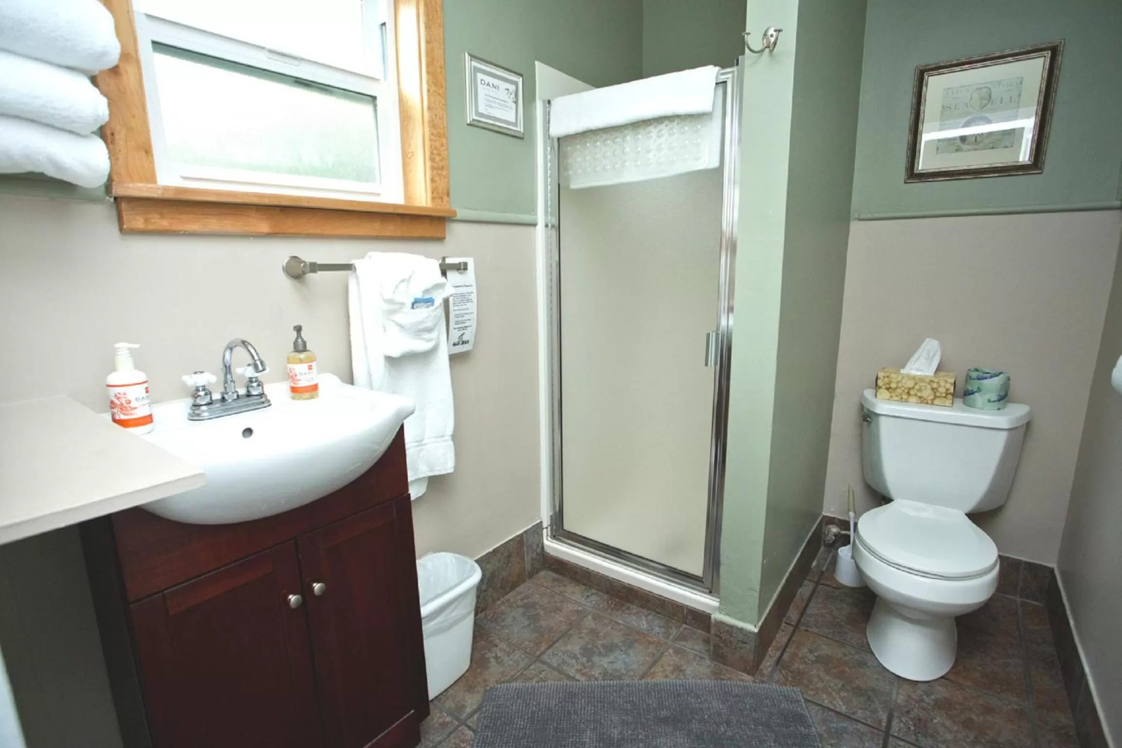 Bathroom in Agate Beach Motel