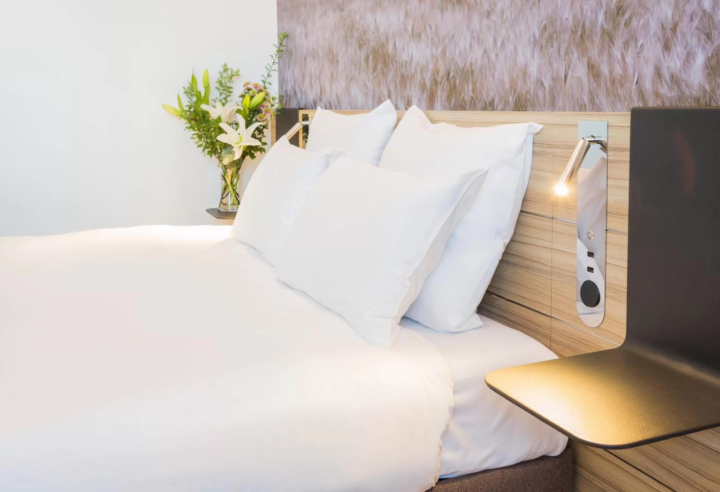 Bed in Novotel Sevilla