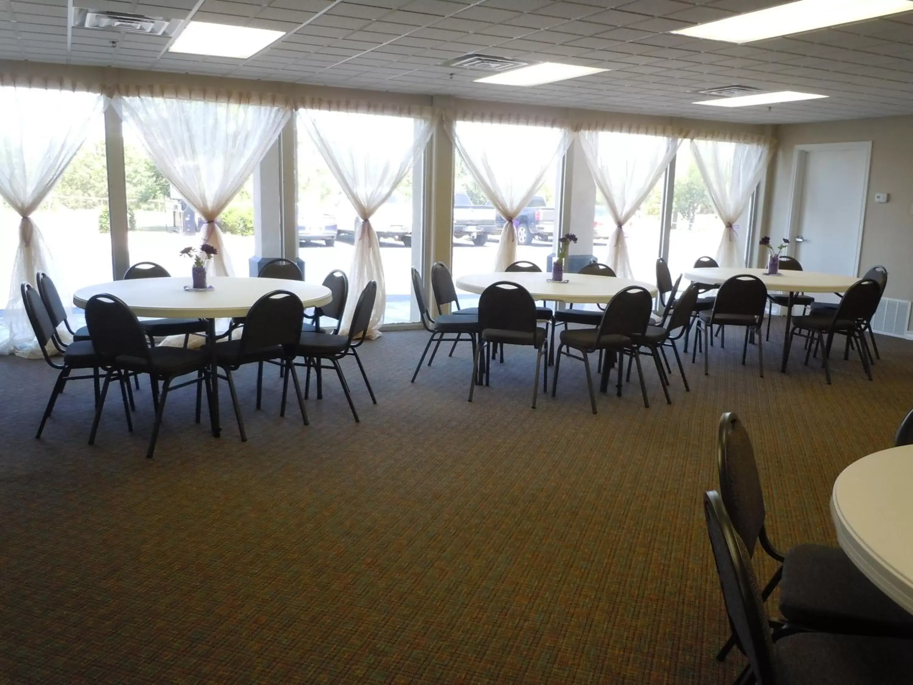 Banquet/Function facilities, Restaurant/Places to Eat in Pearl on the Concho SureStay Collection by Best Western