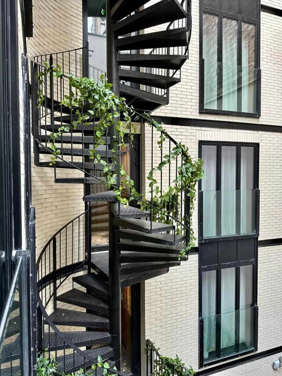 Property building in CARD Hôtel