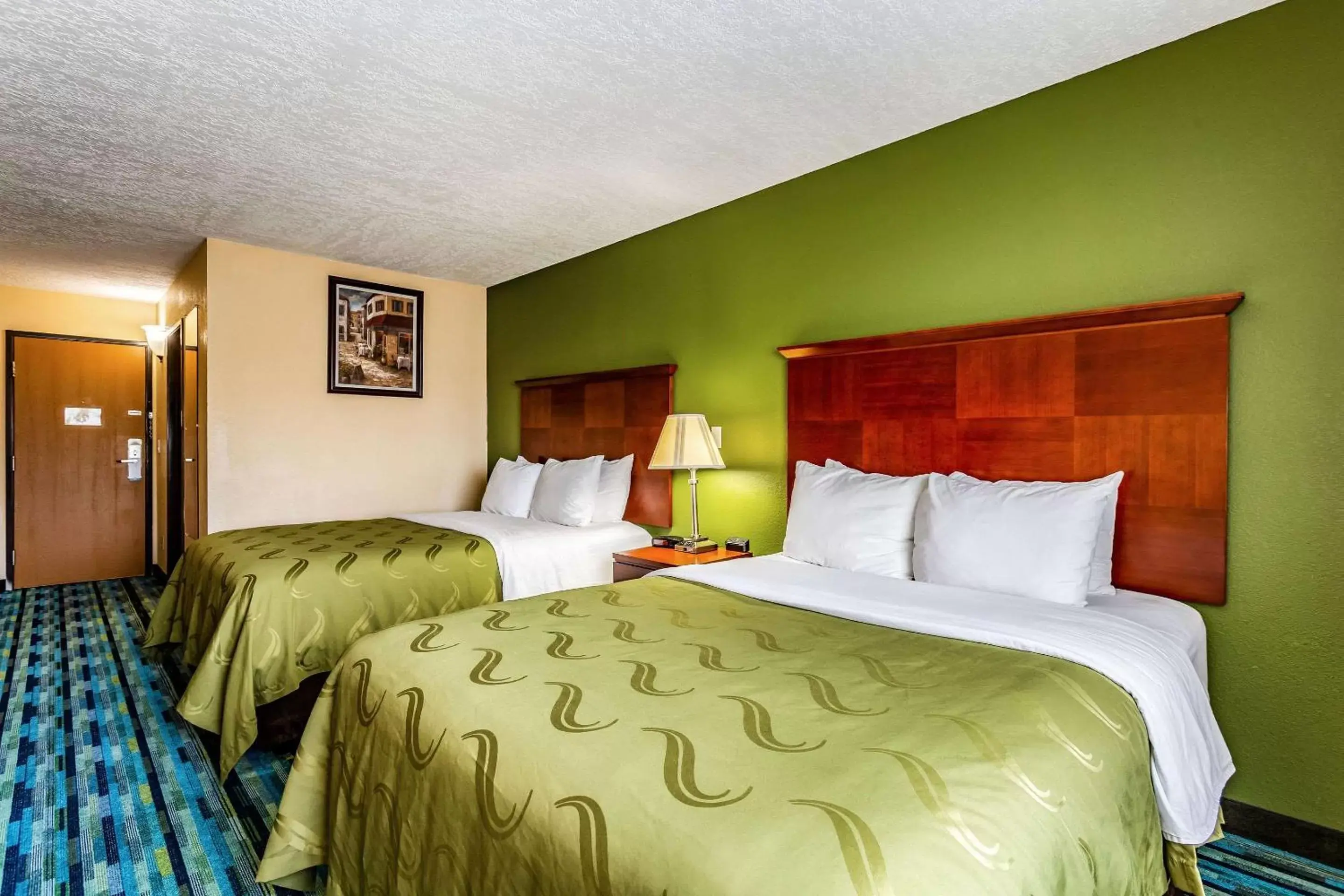 Photo of the whole room, Bed in Quality Inn Los Lunas