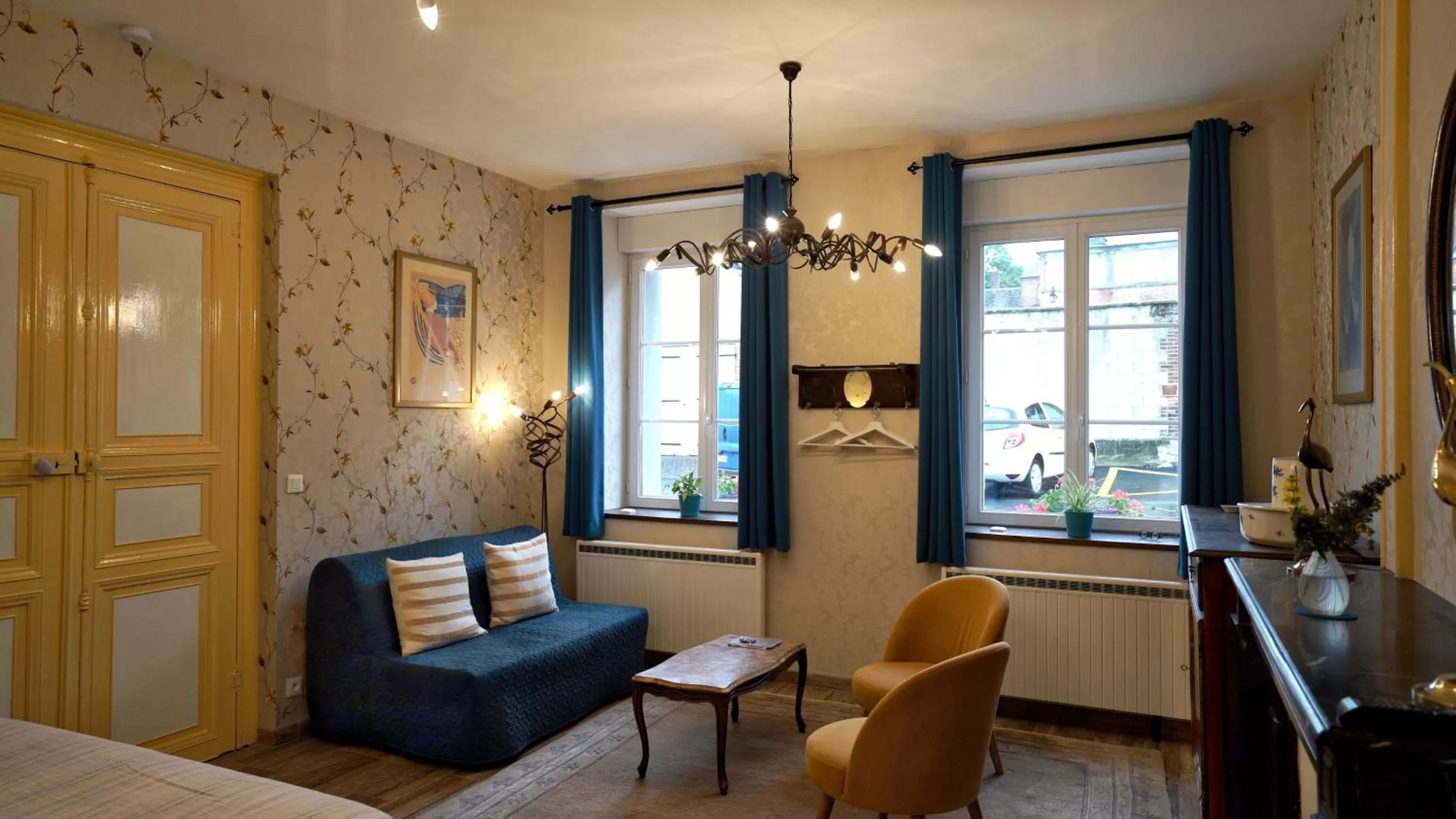 Seating area in Au Chapitre