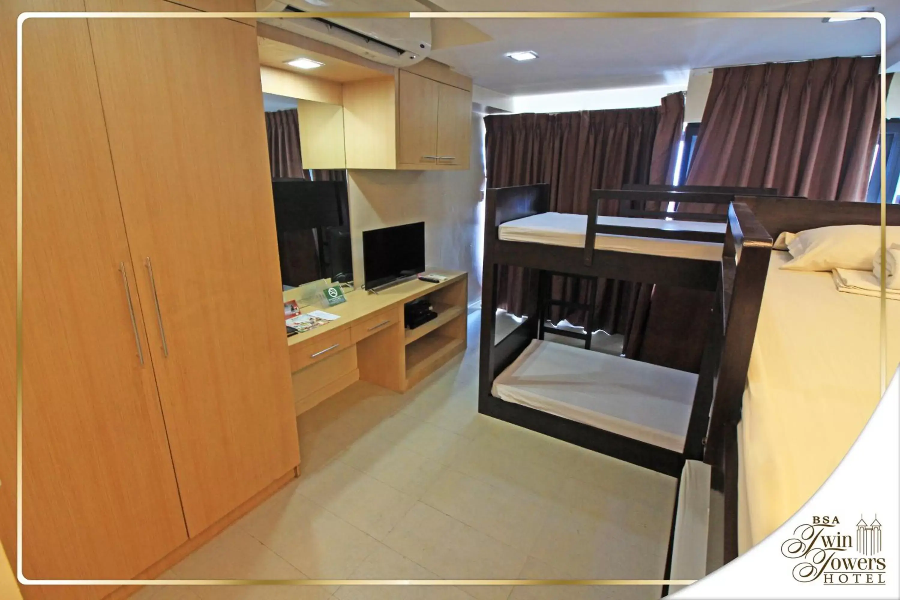 Bed, Kitchen/Kitchenette in BSA Twin Towers