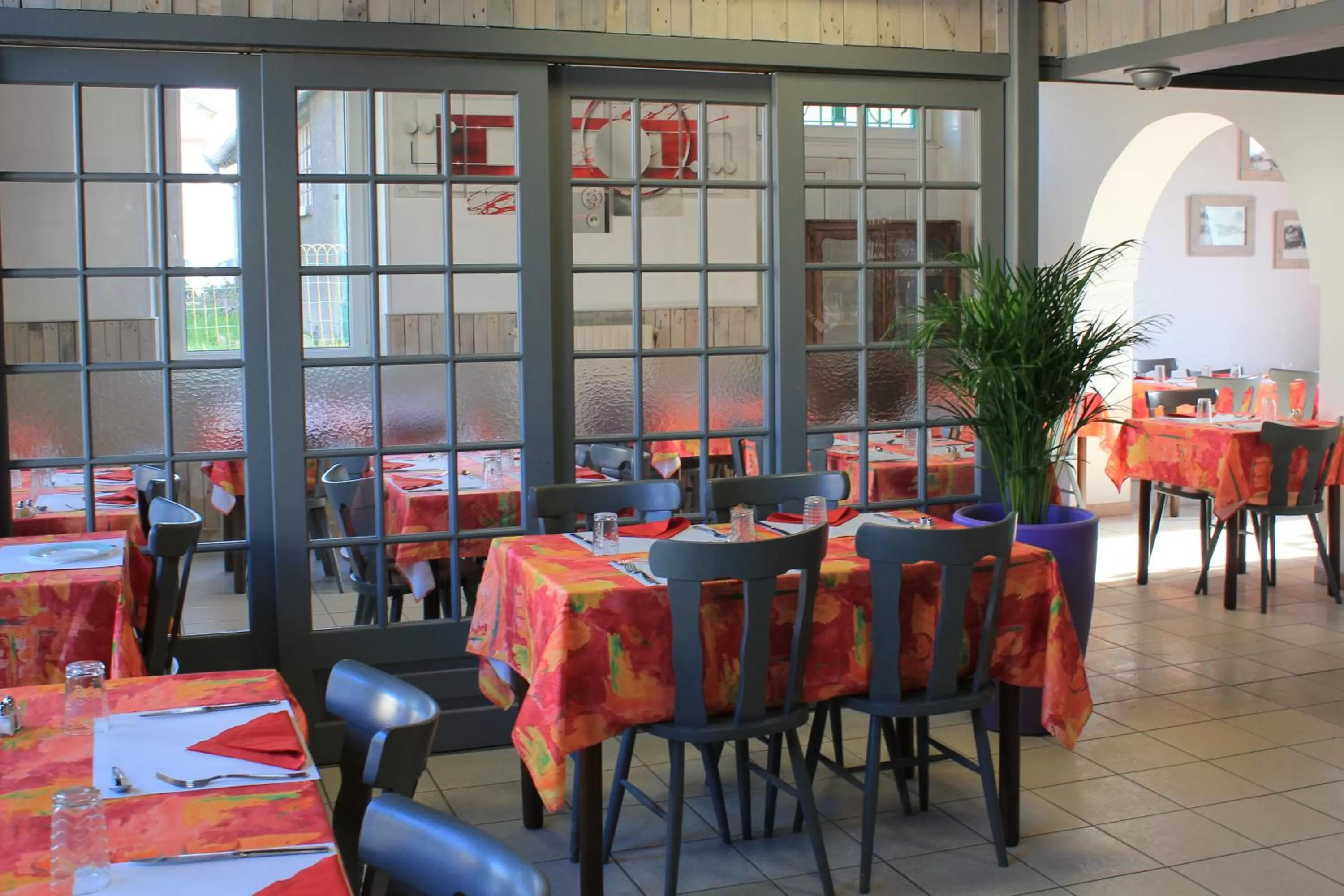 Restaurant/places to eat in L Etoile d'Argent