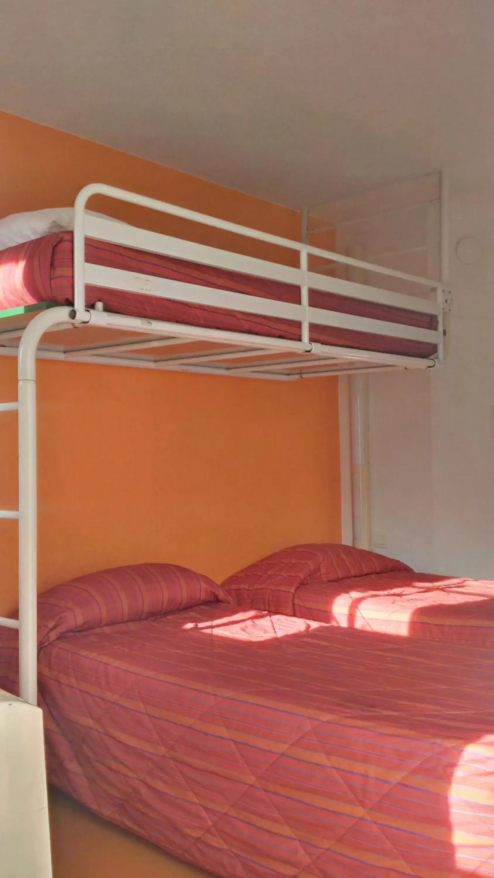Bedroom, Bunk Bed in Premiere Classe Grenoble Nord Moirans