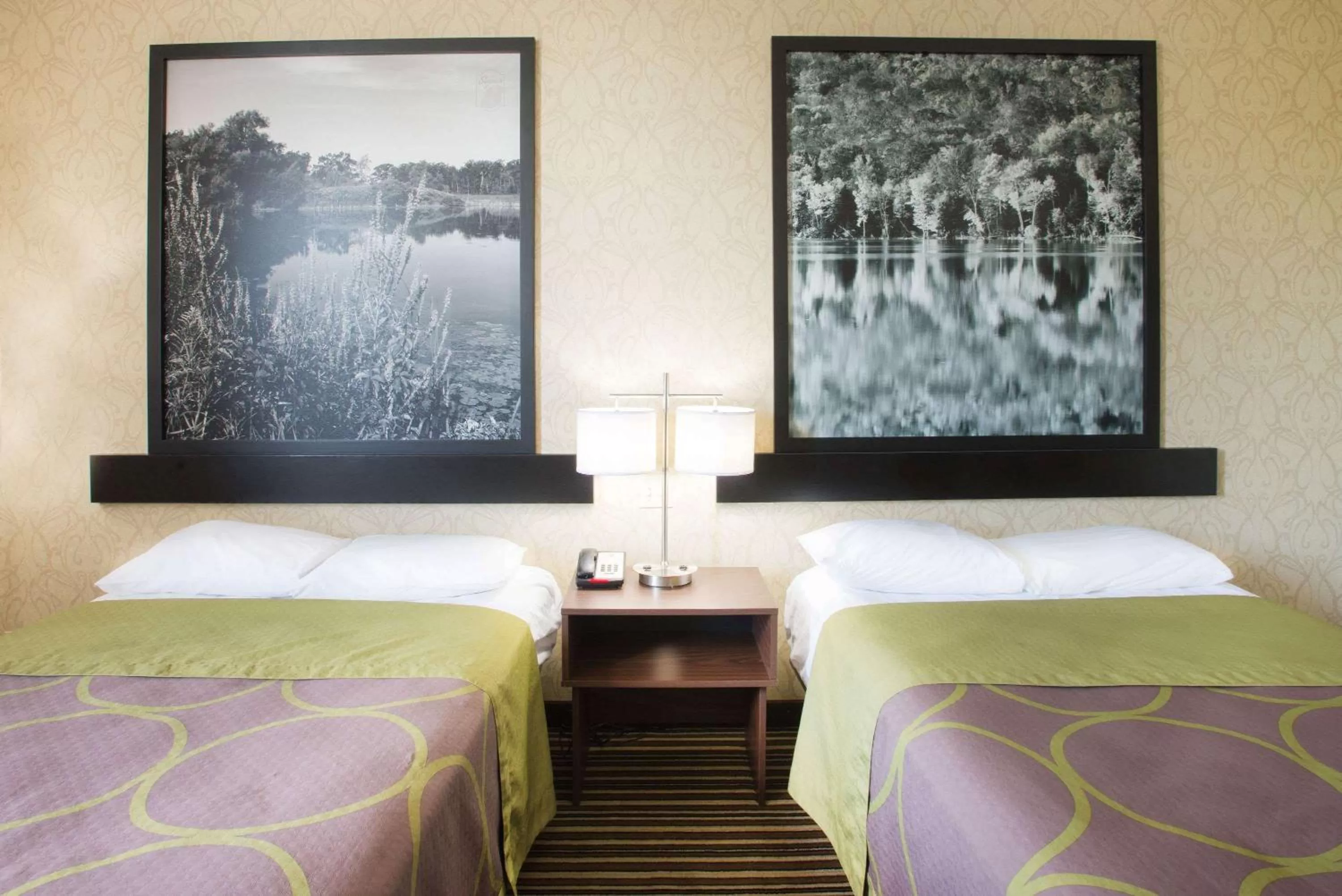 Photo of the whole room, Bed in Super 8 by Wyndham Plattsburgh