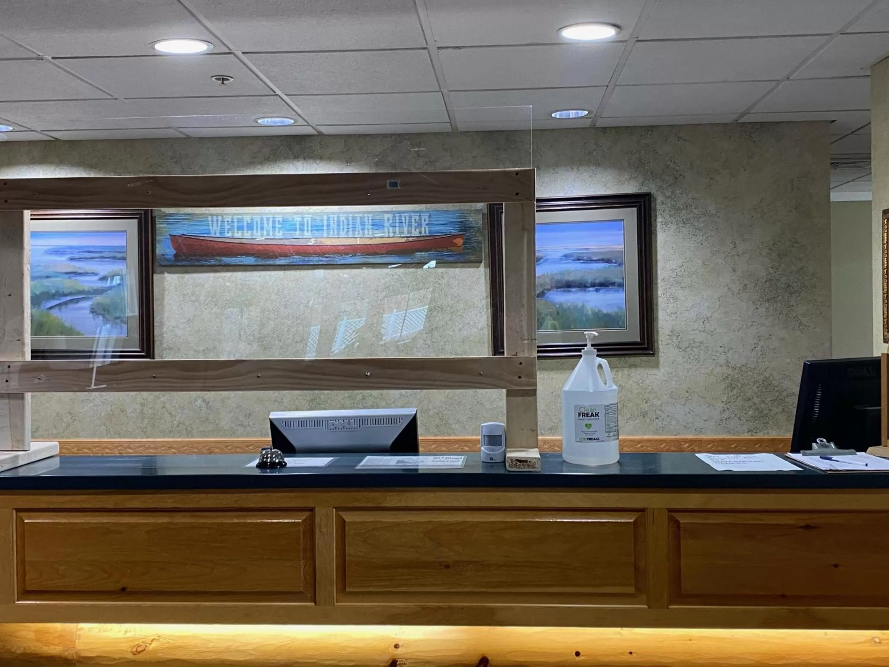 Facade/entrance in Hometown Inn Indian River