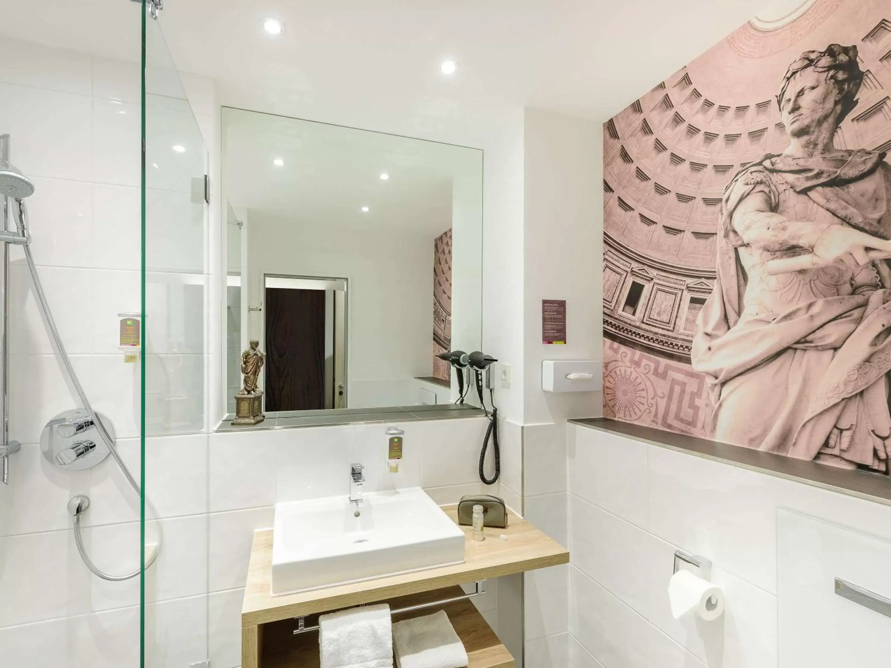 Bedroom, Bathroom in Ibis Styles Trier