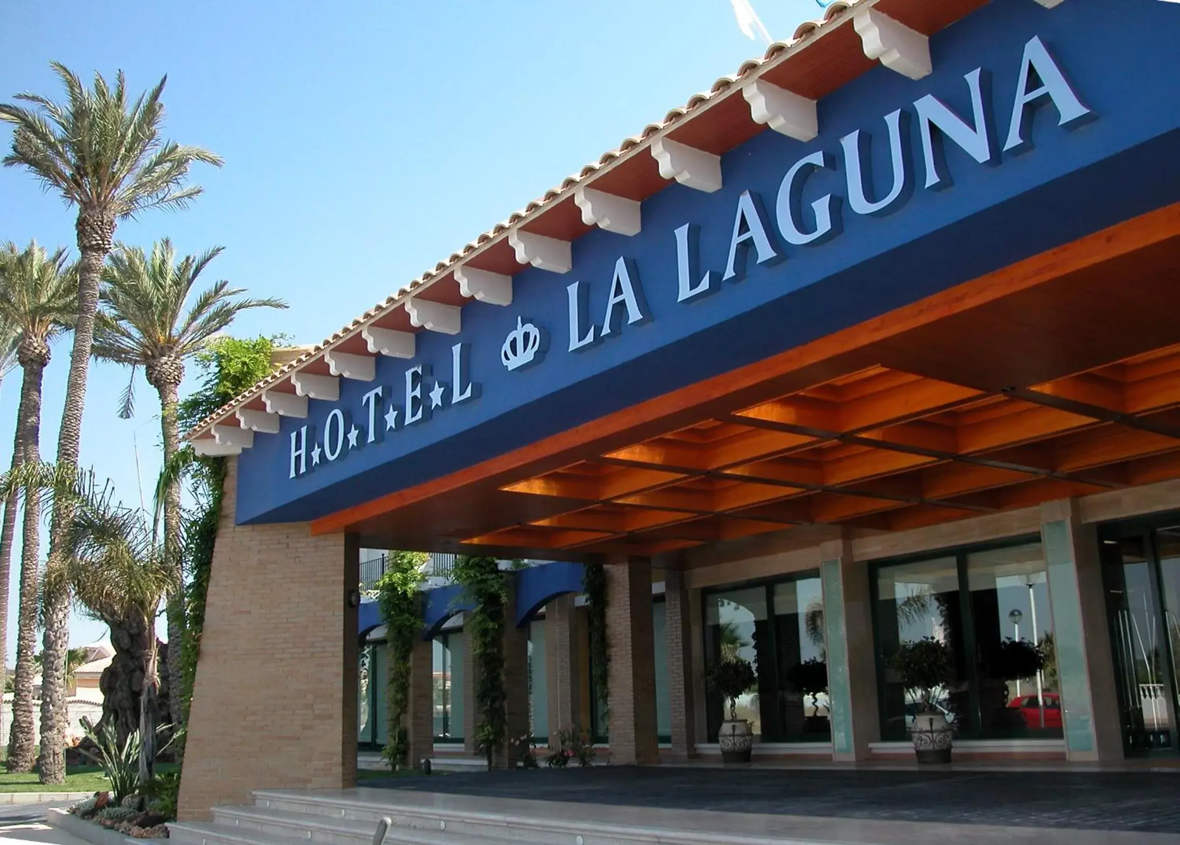 Facade/entrance, Property Building in Hotel La Laguna Spa & Golf