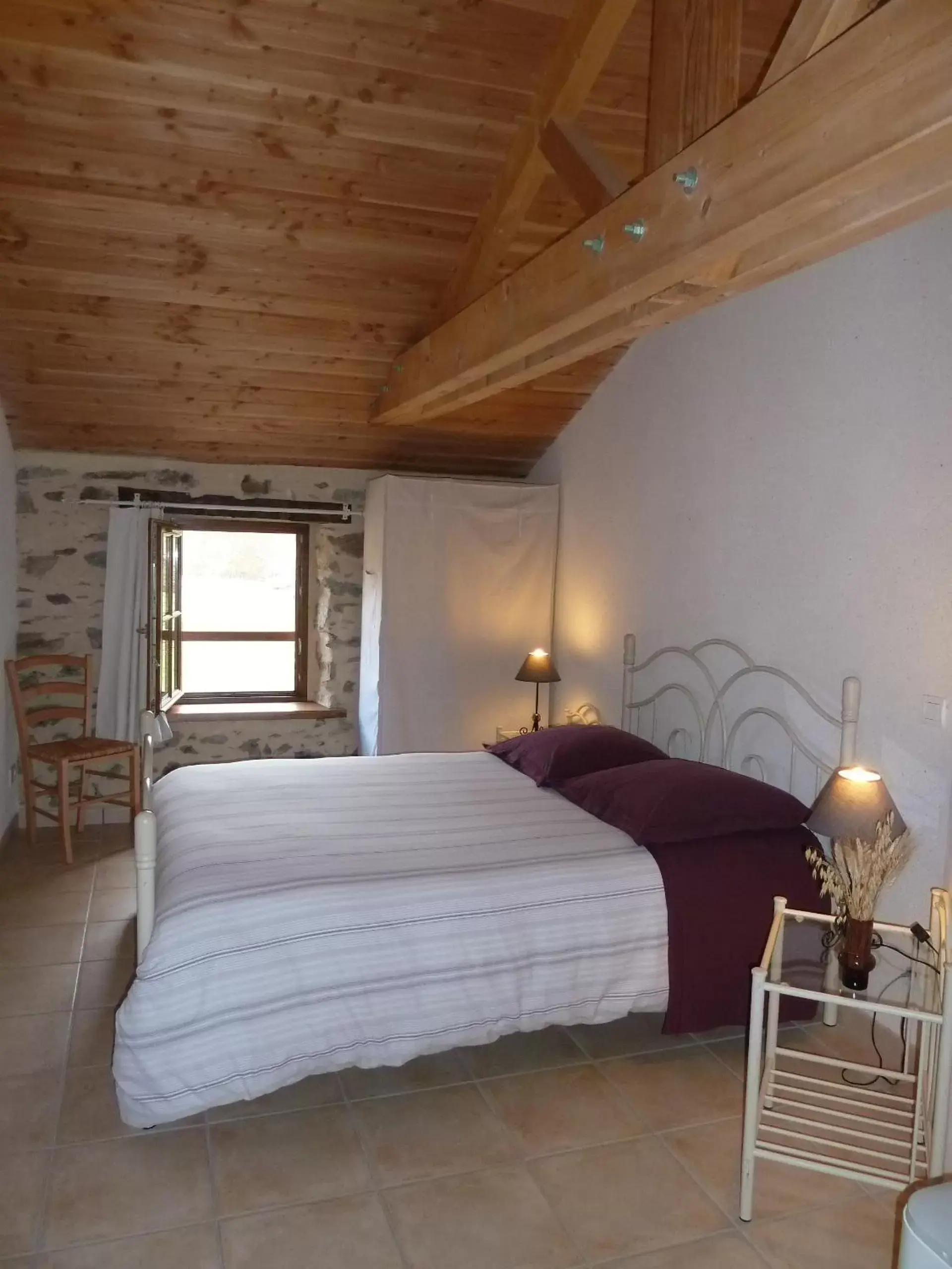 Photo of the whole room, Bed in Moulin de Drapras