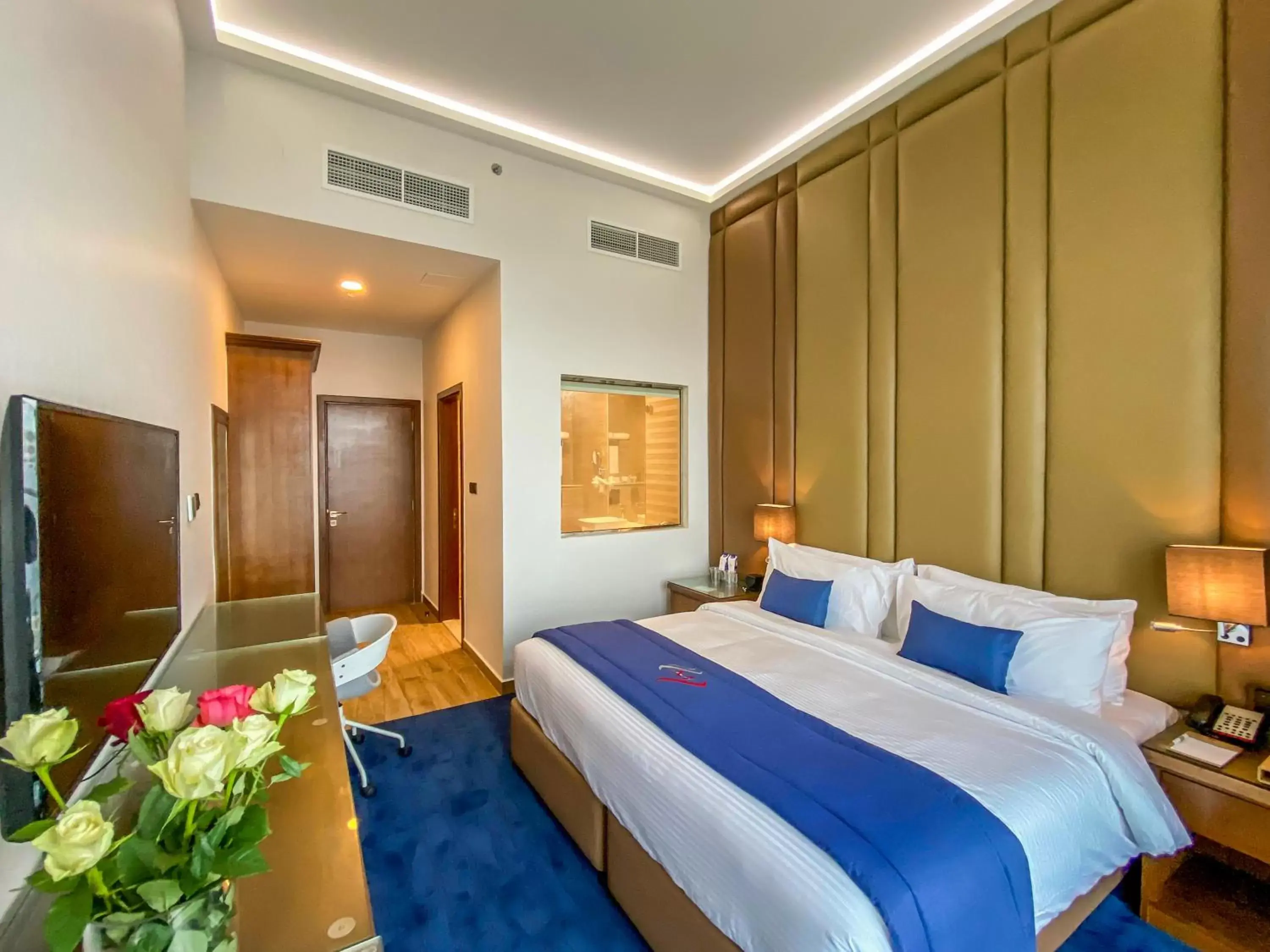 Bedroom, Bed in Mirage Bab Al Bahr Beach Hotel