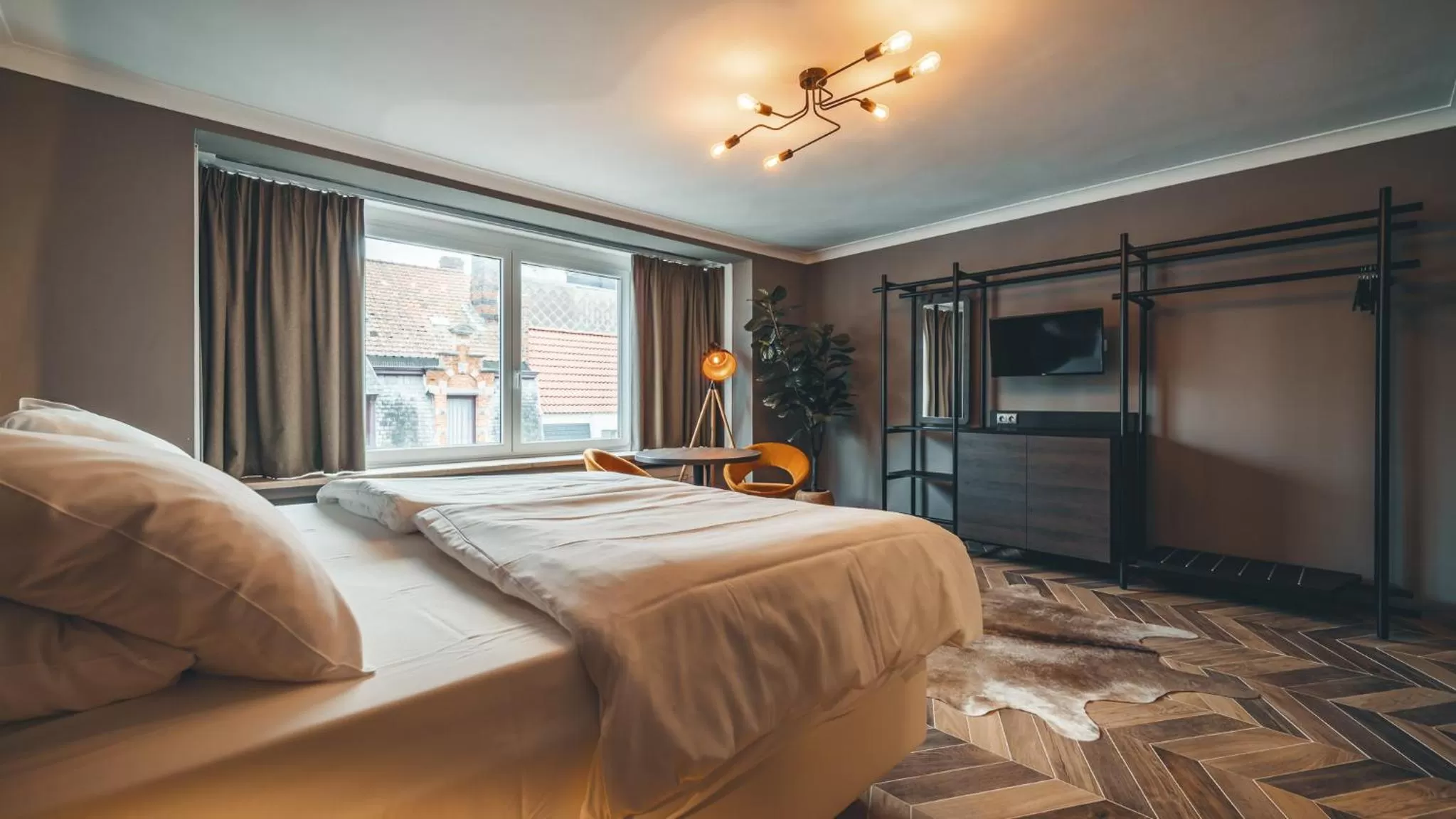 Photo of the whole room, Bed in Prado Next Door