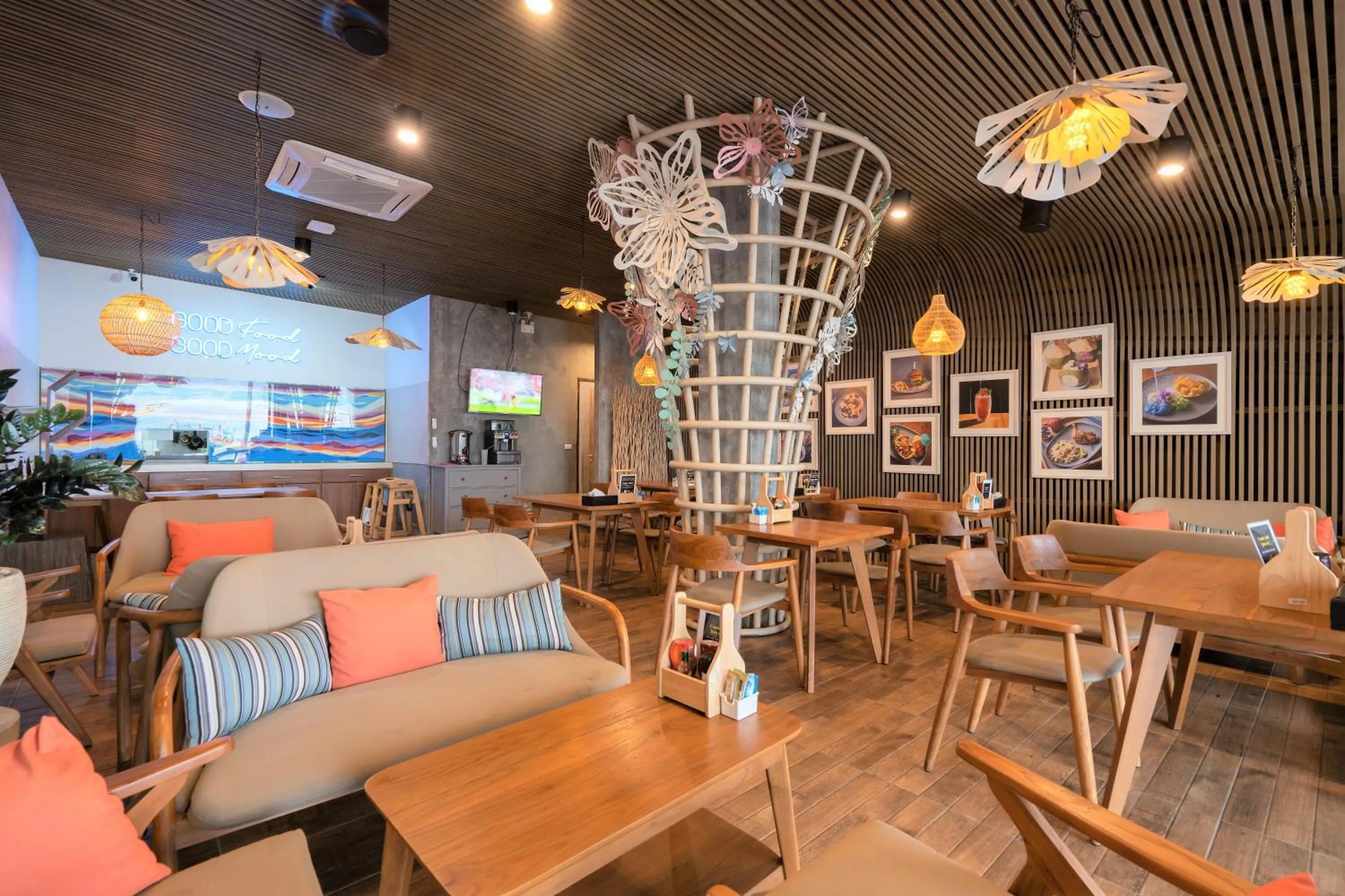 Restaurant/places to eat in Patong Signature Boutique Hotel