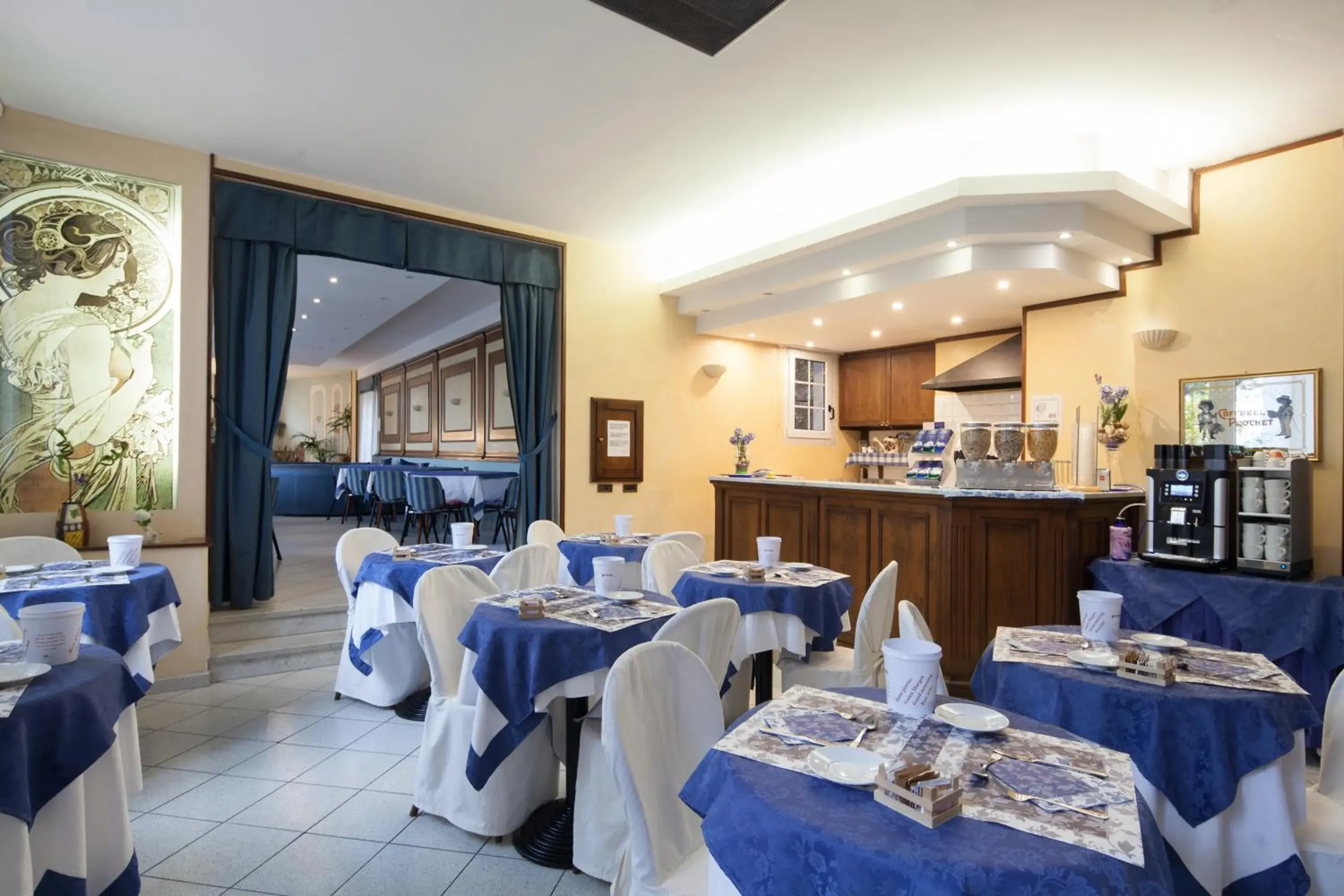 Breakfast, Restaurant/Places to Eat in Hotel Nella